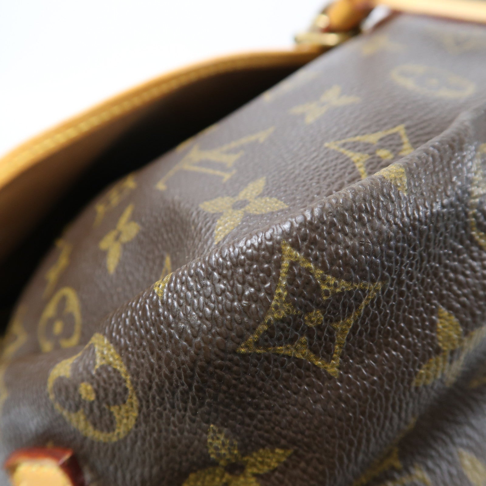 LOUIS VUITTON Monogram Saumur 35金扣肩背袋