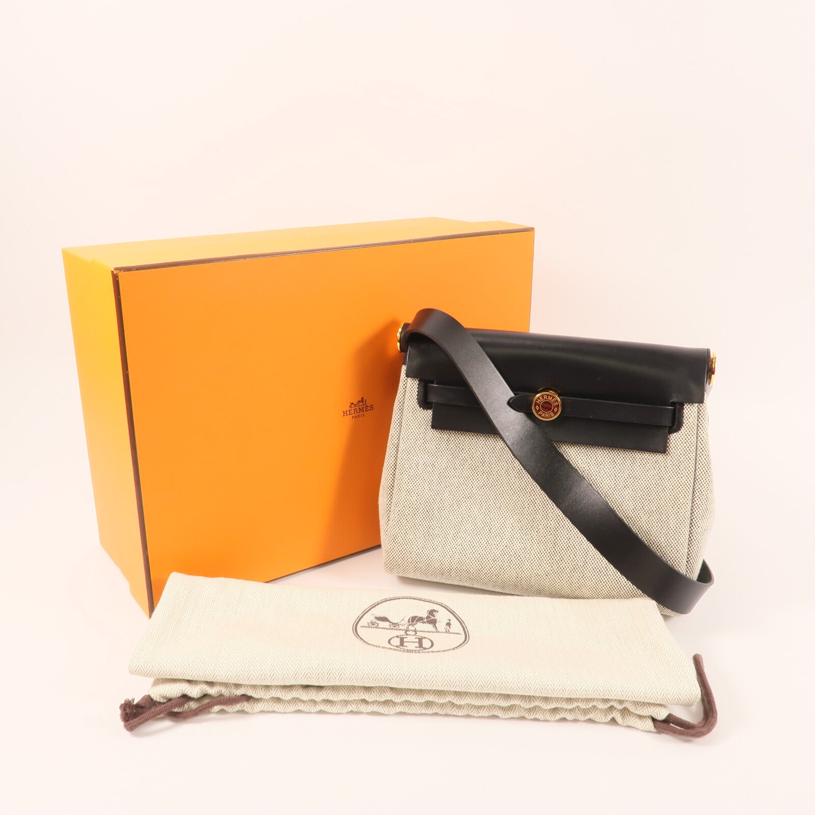 HERMES 帆布Mini Herbag金扣肩背袋