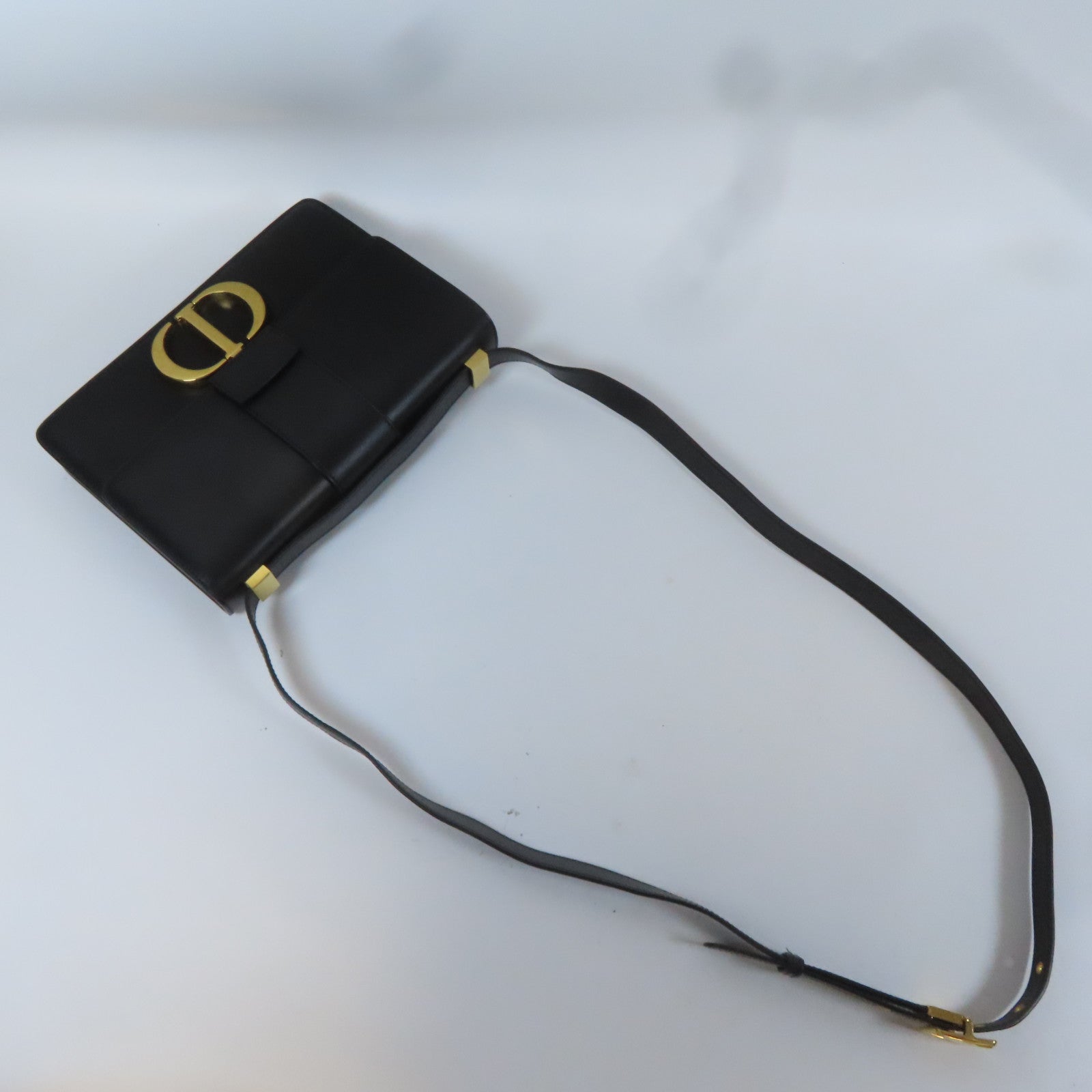 Dior 牛皮皮革Montaigne金扣肩背袋黑色