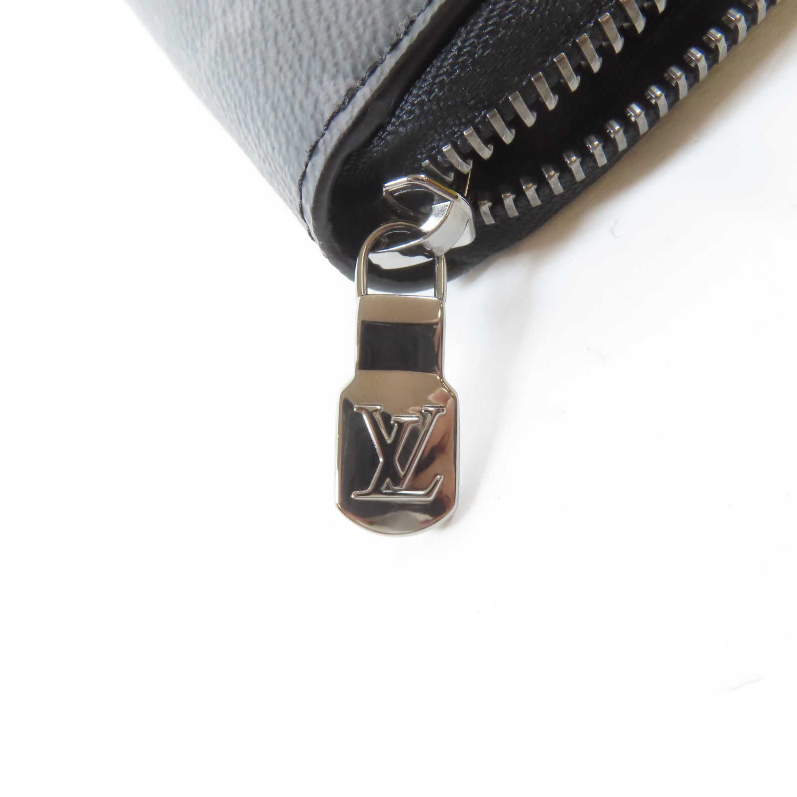 LOUIS VUITTON 【激減優惠】Monogram Eclipse Zippy Dragonne銀扣長錢包黑色