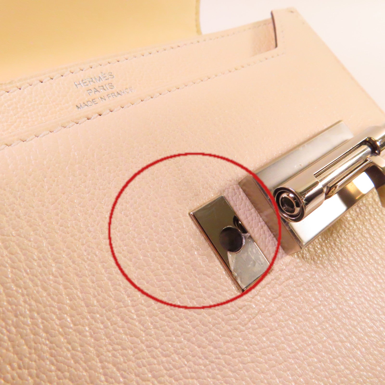 HERMES 【激減優惠】Chevre皮革Mini Verrou Shoulder Bag銀扣肩背袋Nata牛奶色