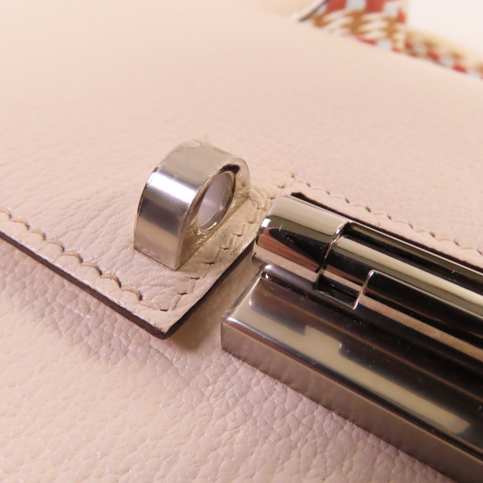 HERMES 【激減優惠】Chevre皮革Mini Verrou Shoulder Bag銀扣肩背袋Nata牛奶色