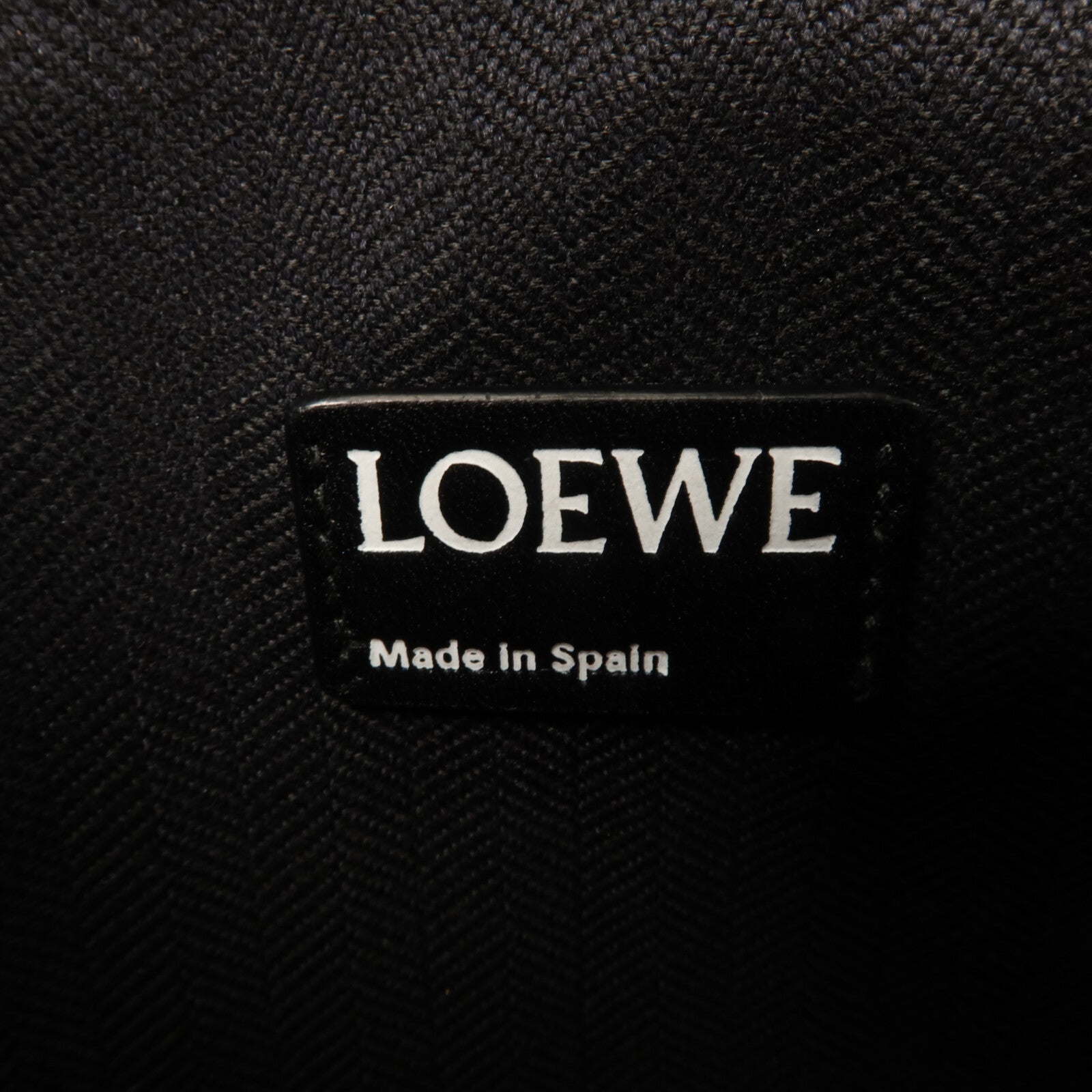 LOEWE 牛皮皮革T Pouch手拿包