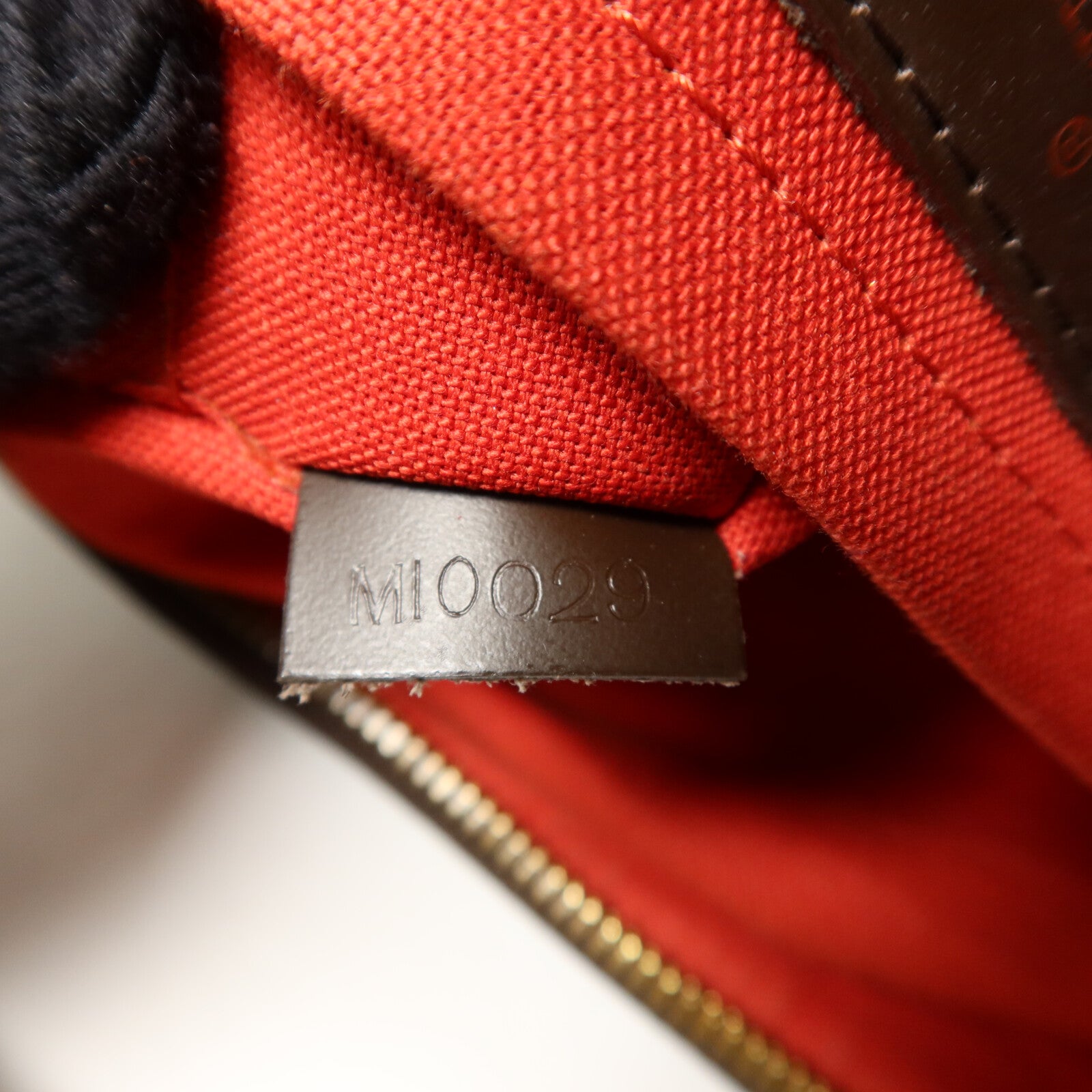 LOUIS VUITTON Damier Thames PM肩背袋