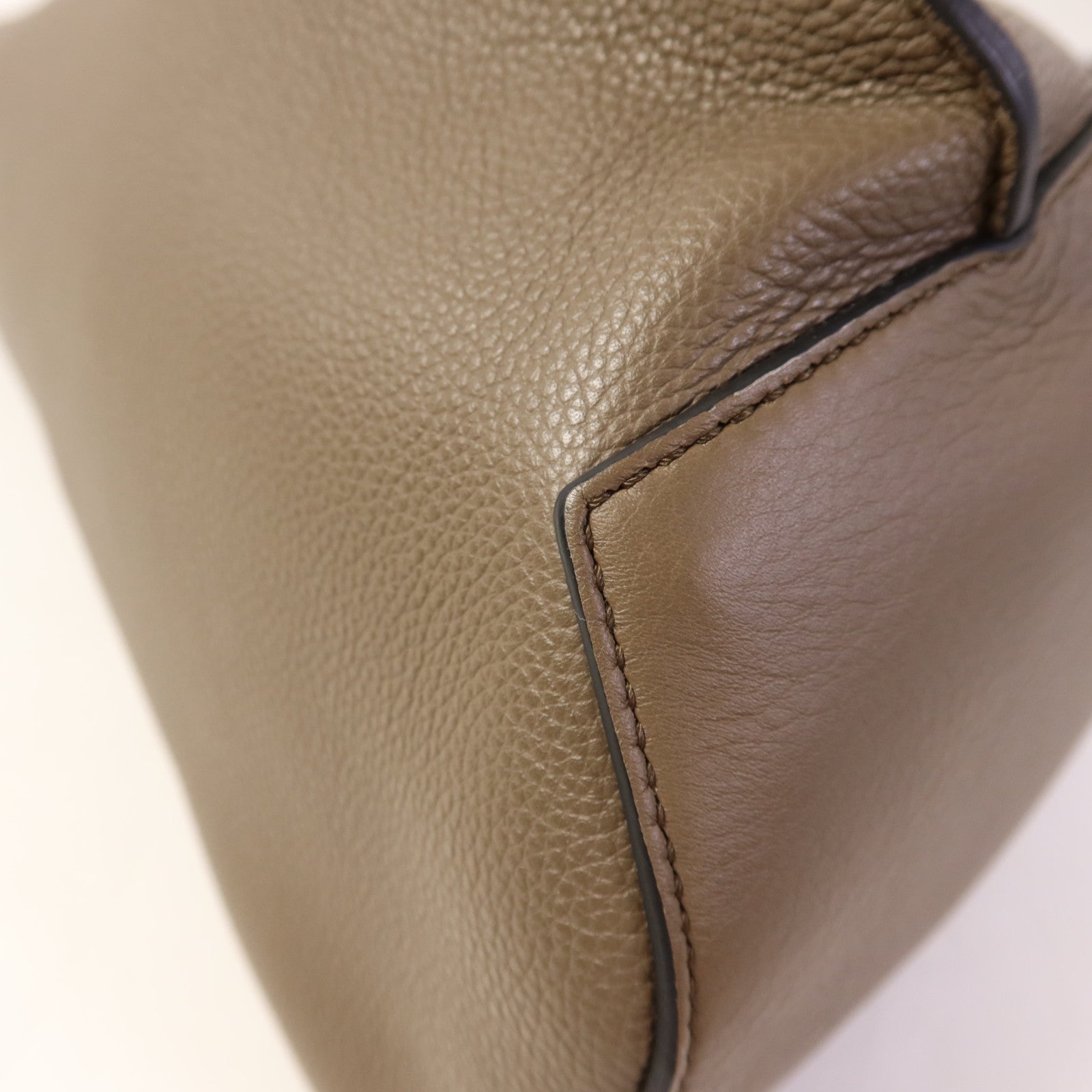 LOEWE 牛皮皮革Anton Sling銀扣肩背袋