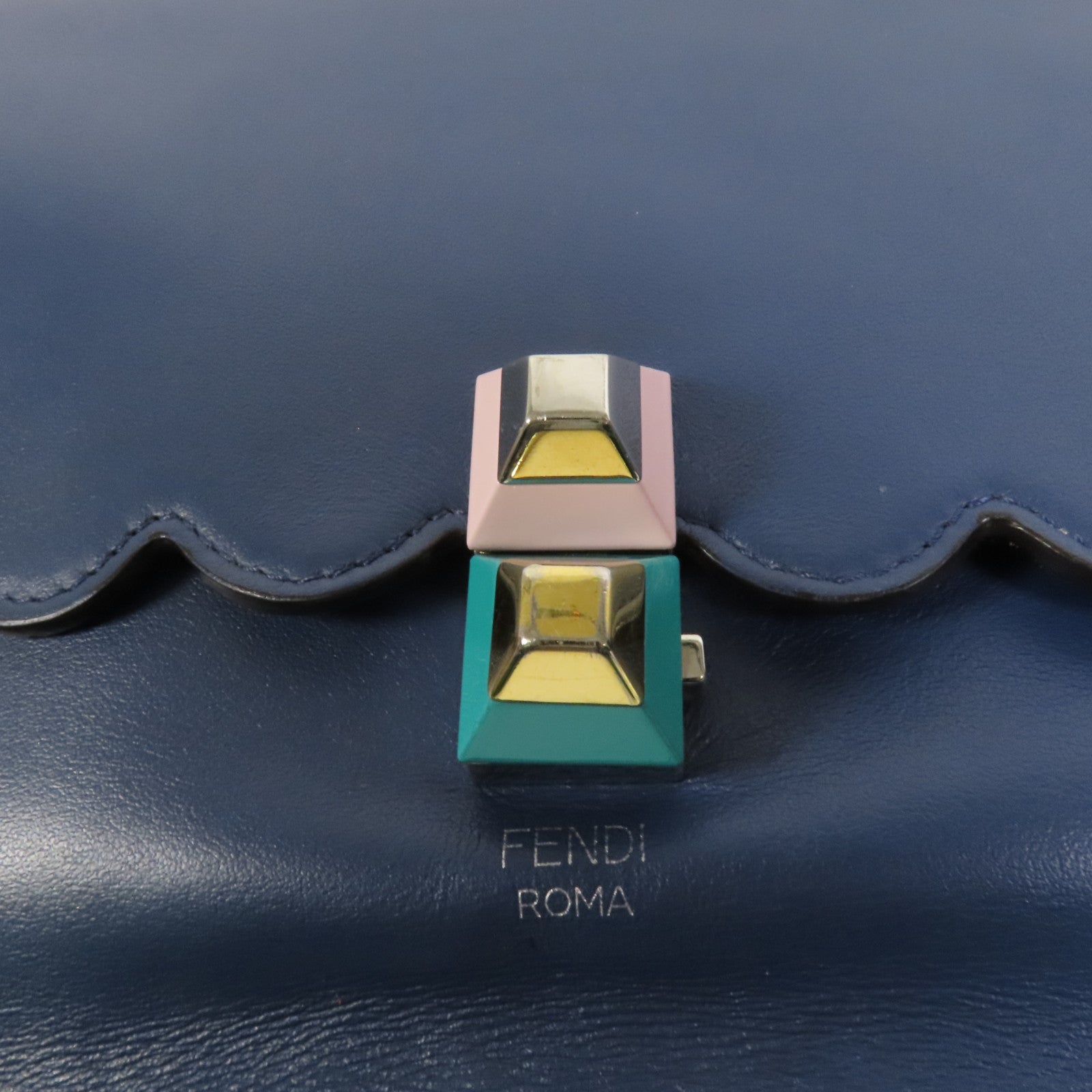 FENDI 牛皮皮革Kan I銀扣手挽肩背兩用袋