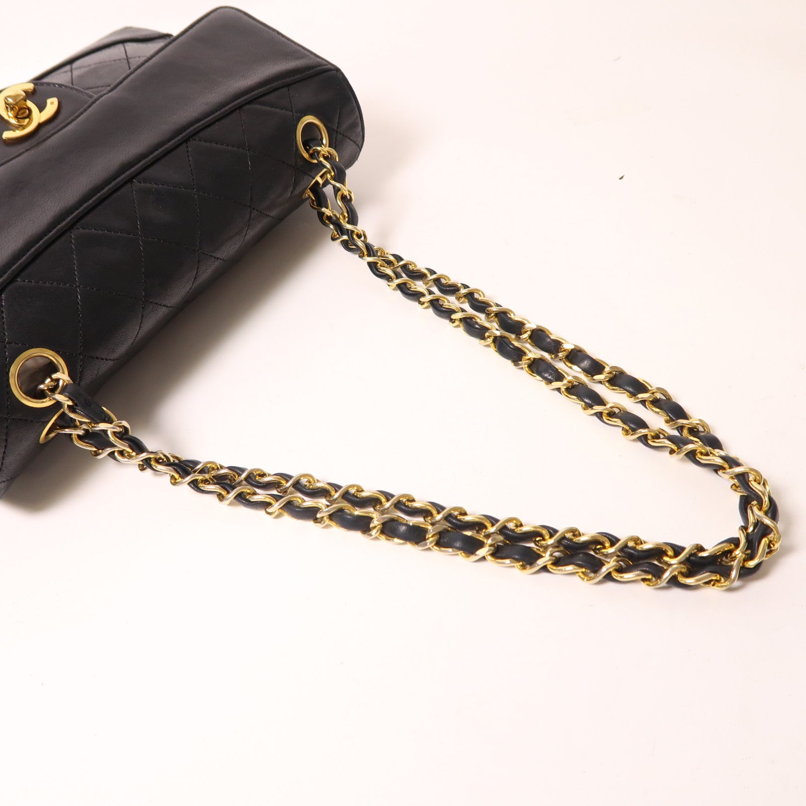 CHANEL 羊皮皮革Chain Shoulder金扣肩背袋
