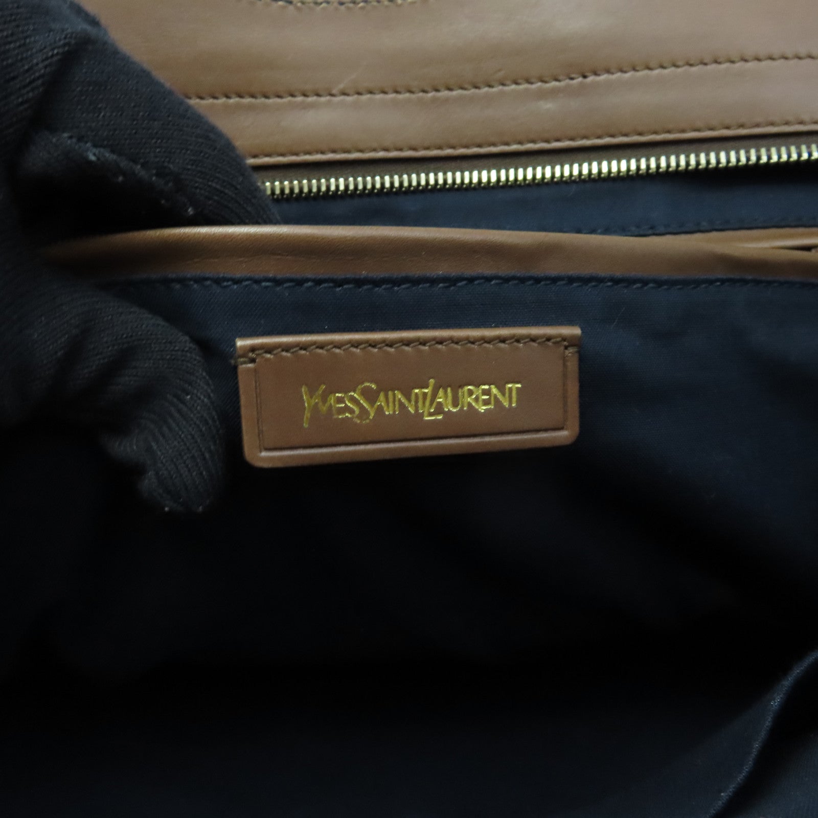 YVES SAINT LAURENT 牛皮皮革Hand Bag金扣手挽袋啡色/深蓝色