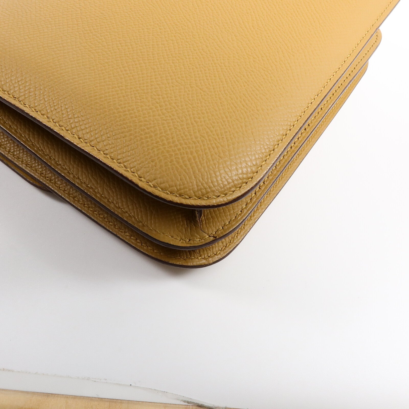 HERMES Epsom皮革Constance Mini肩背袋Sesame