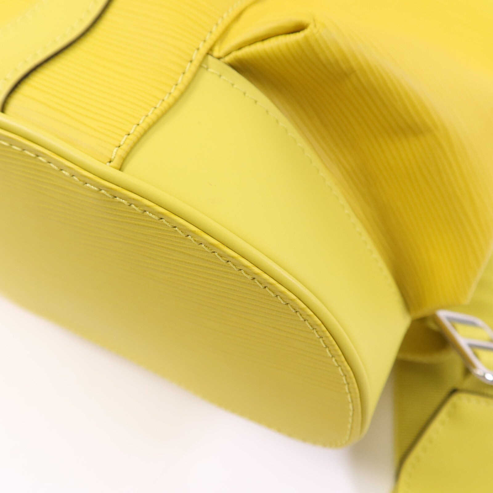 LOUIS VUITTON Epi Christopher MM銀扣背包