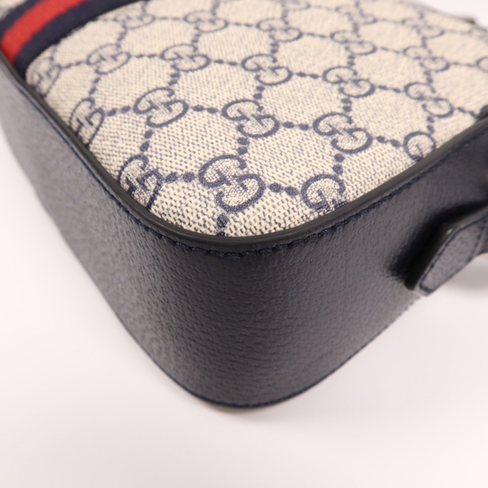 GUCCI 塗層帆布Shoulder Bag銀扣肩背袋