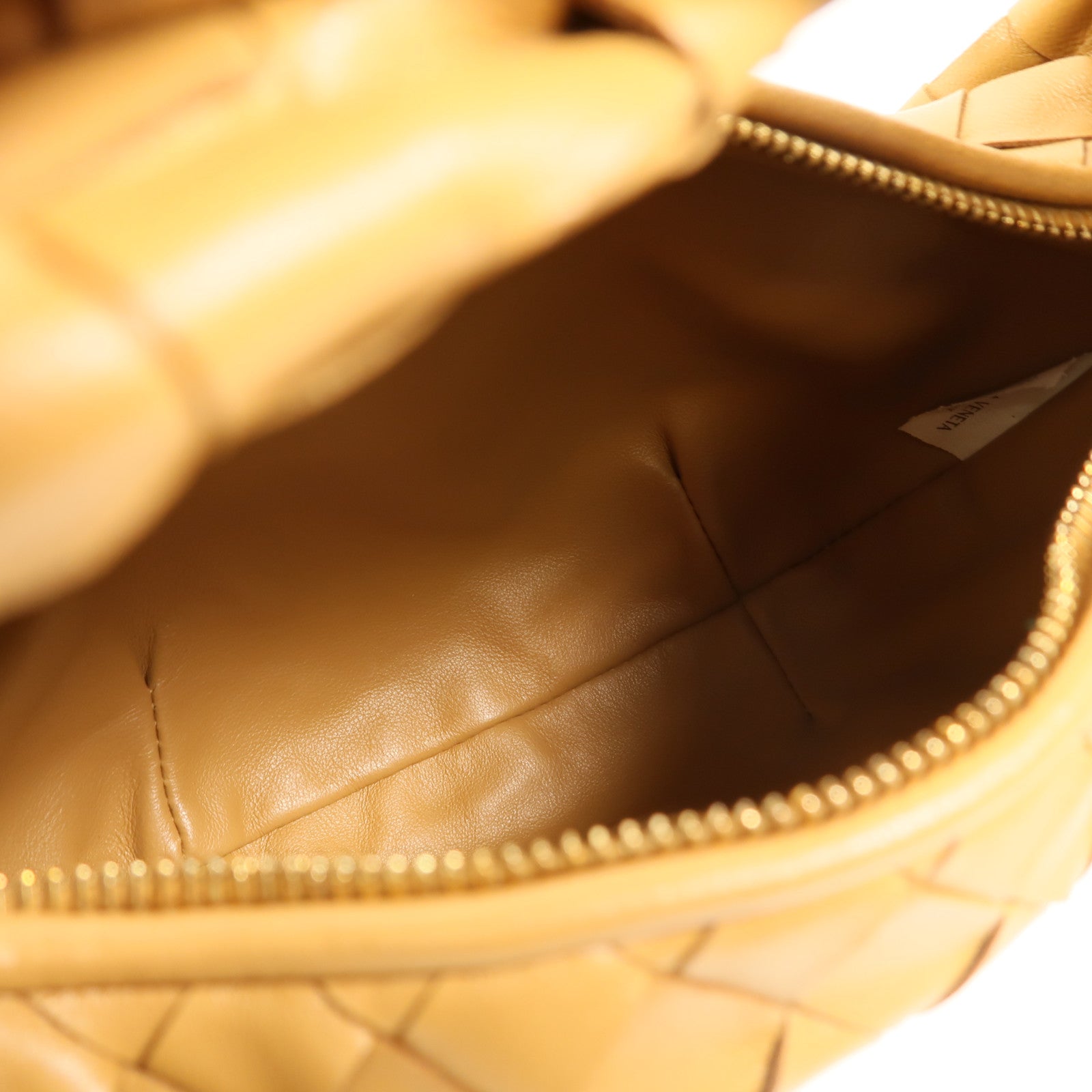 BOTTEGA VENETA 羊皮皮革Mini Jodie手挽袋