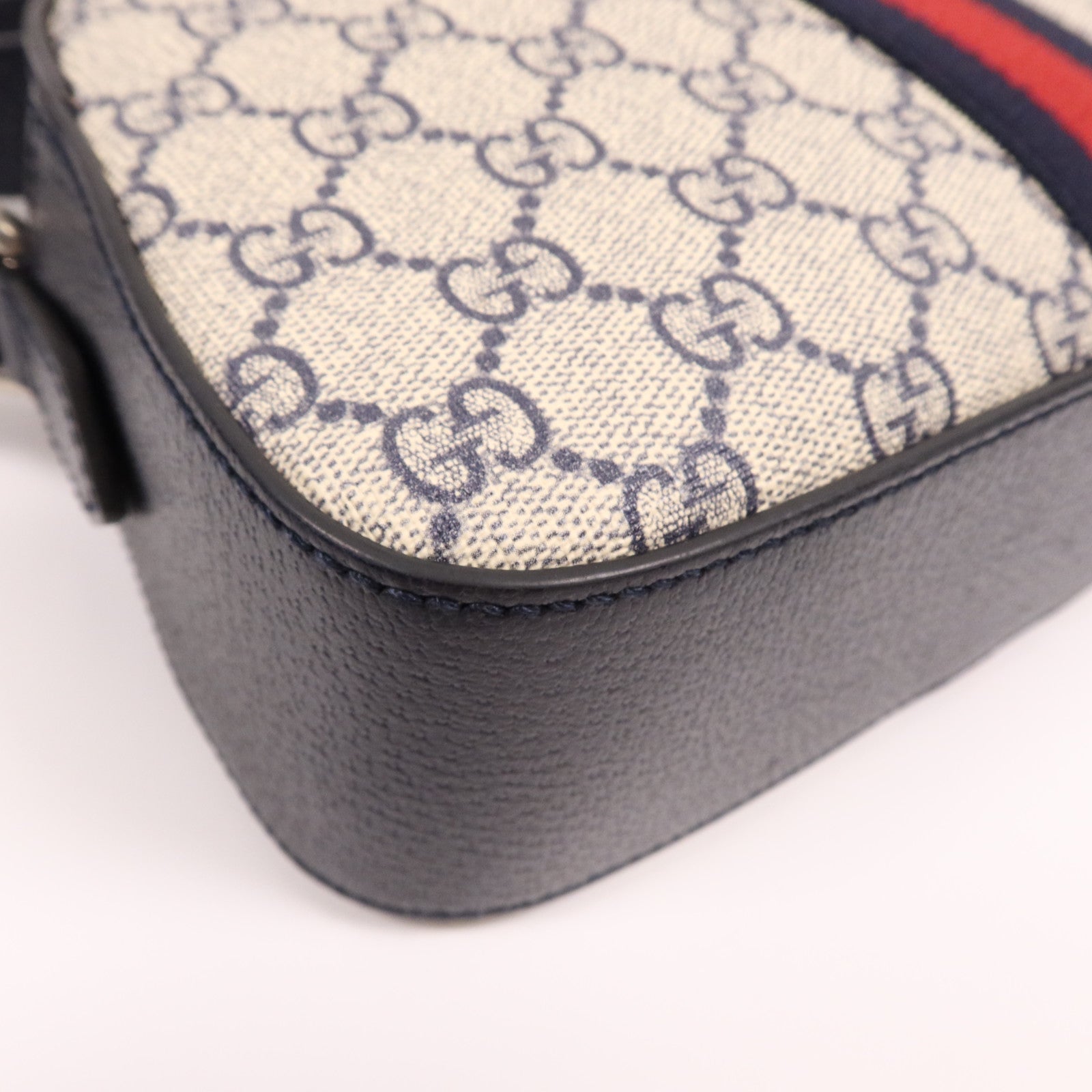 GUCCI 塗層帆布Shoulder Bag銀扣肩背袋