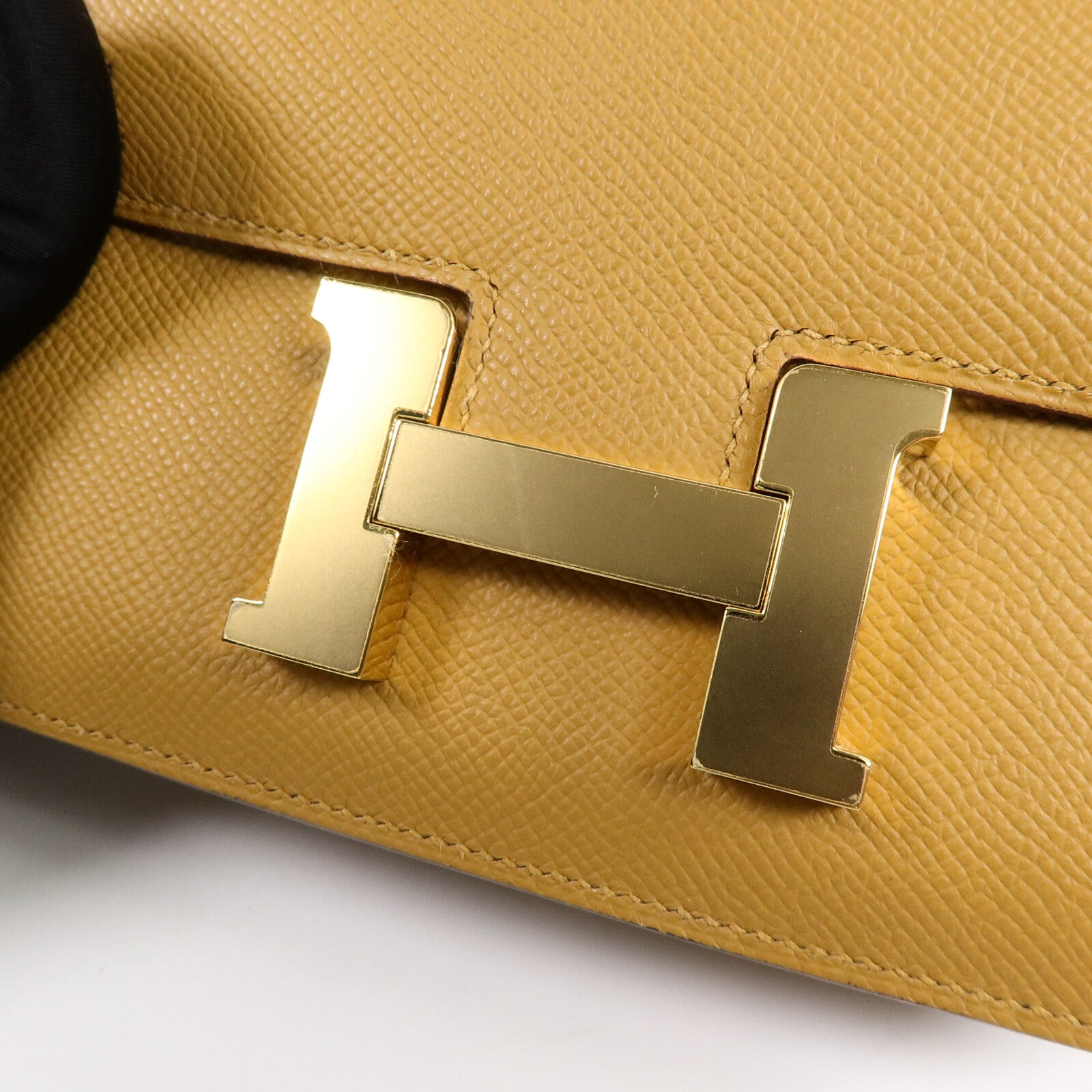 HERMES Epsom皮革Constance Mini肩背袋Sesame