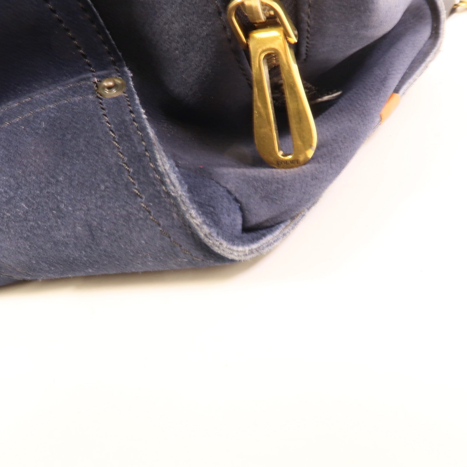 LOEWE 麂皮皮革Amazona手挽袋