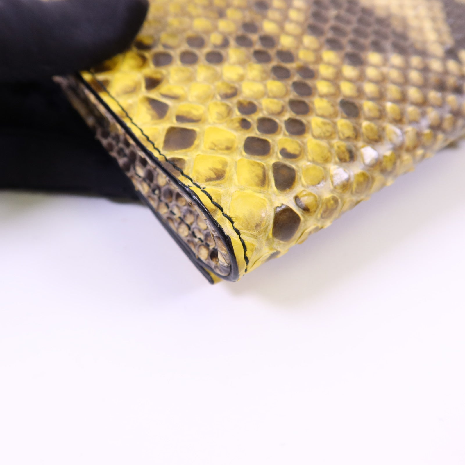 GUCCI 【激減優惠】蛇皮皮革Clutch金扣手拿包