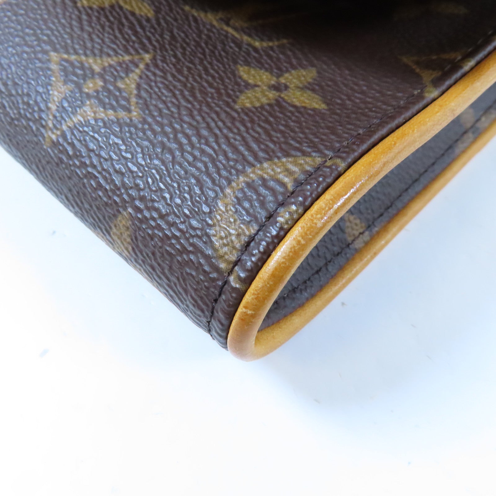 LOUIS VUITTON Monogram Pochette Twin金扣肩背袋啡色