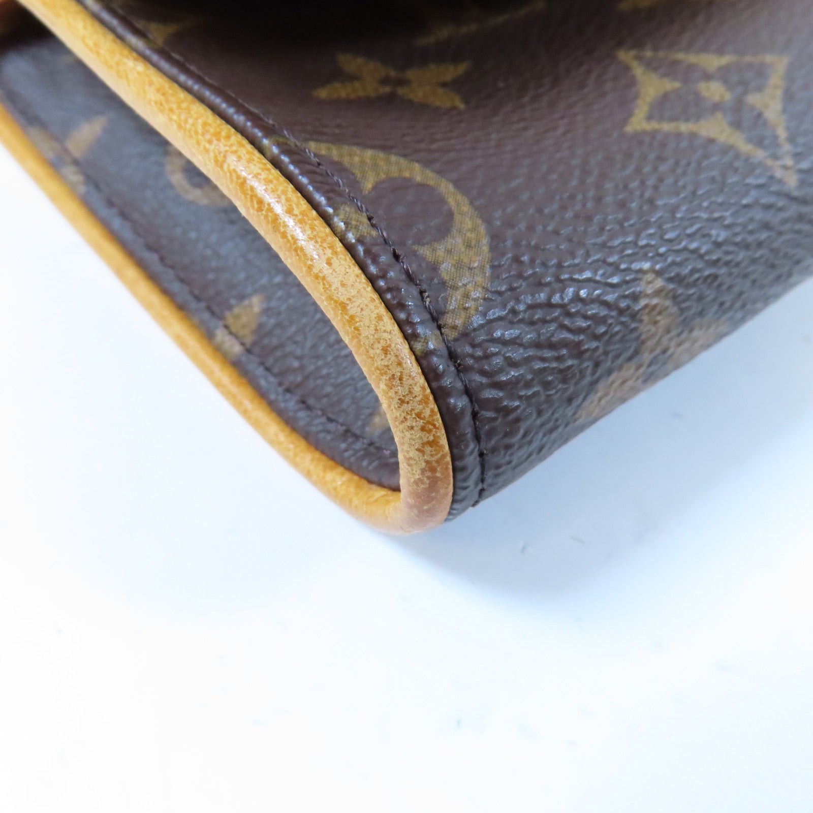 LOUIS VUITTON Monogram Pochette Twin金扣肩背袋啡色