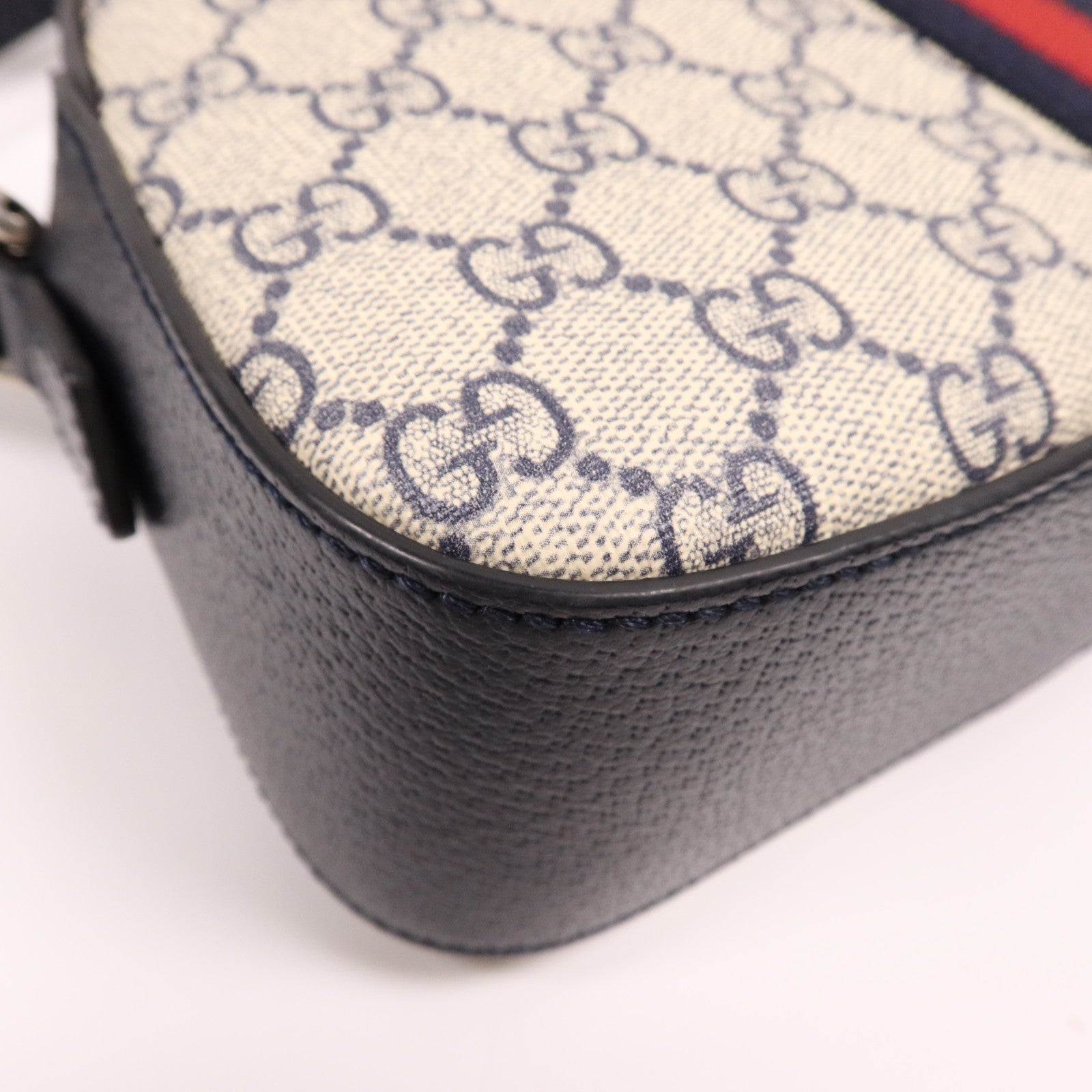 GUCCI 塗層帆布Shoulder Bag銀扣肩背袋