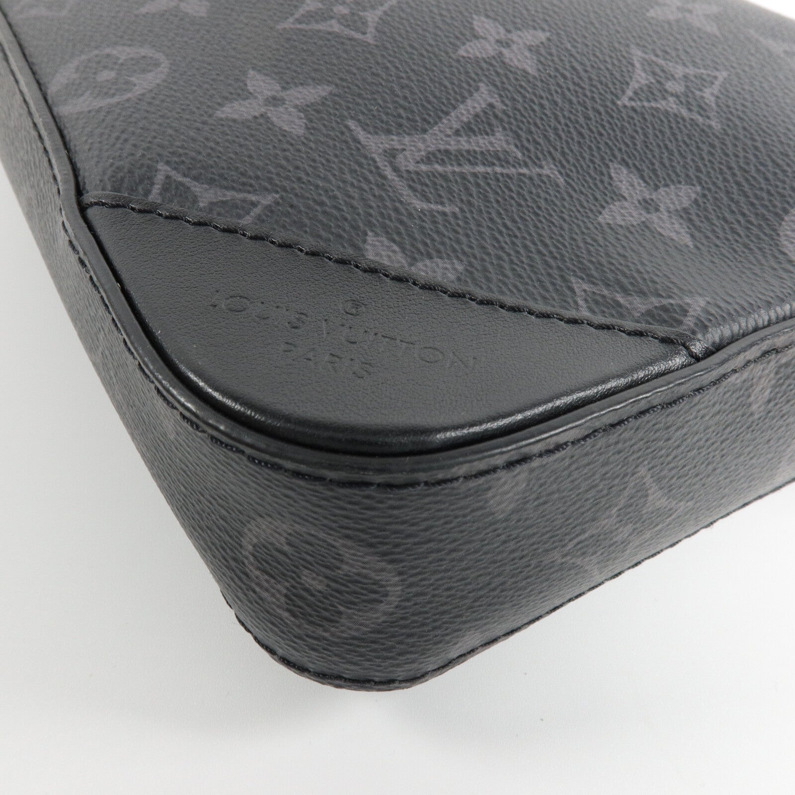 LOUIS VUITTON Monogram Eclipse/Eclipse Reverse Trio Messenger肩背袋