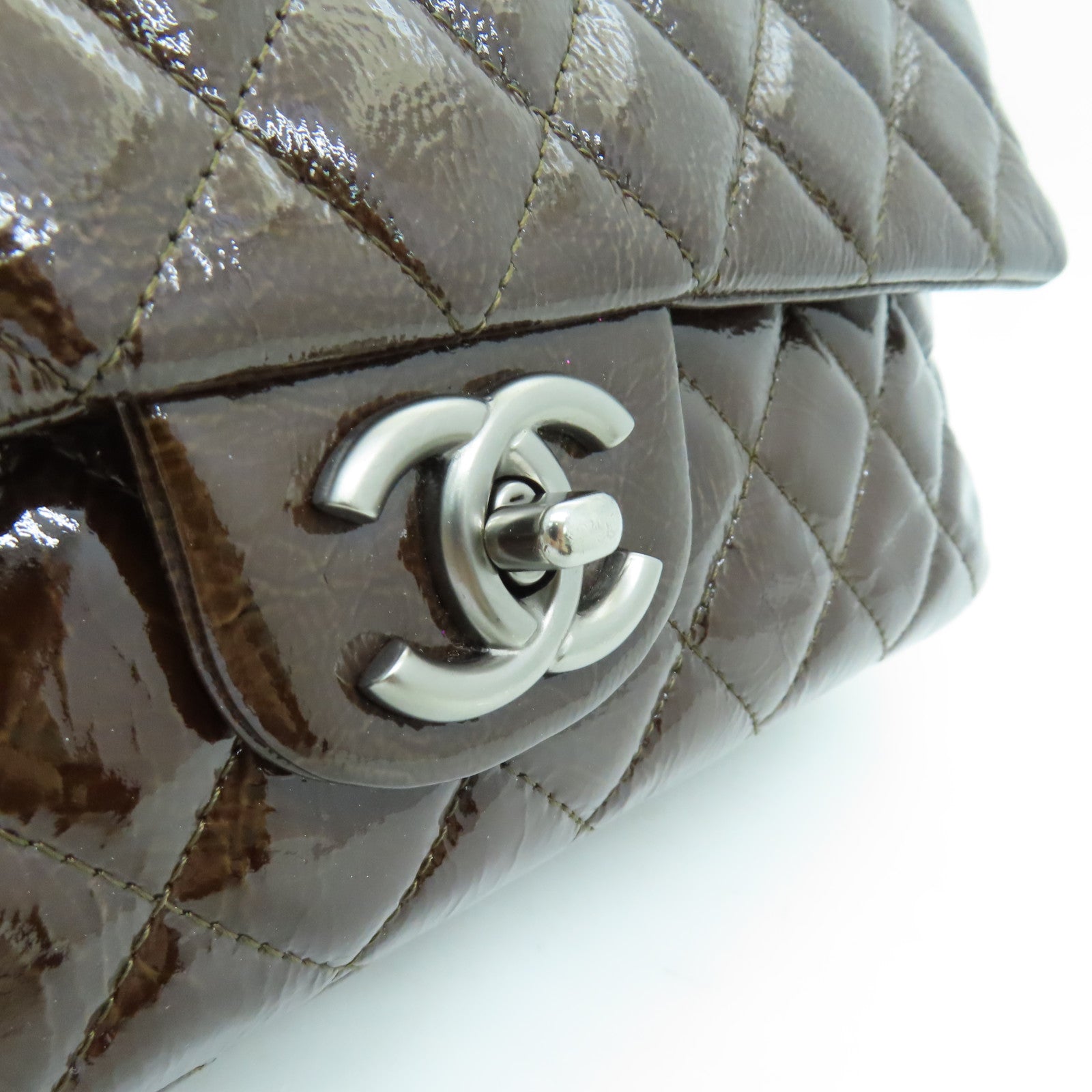 CHANEL rhombic patent leather Classic Bag silver buckle chain shoulder bag brown