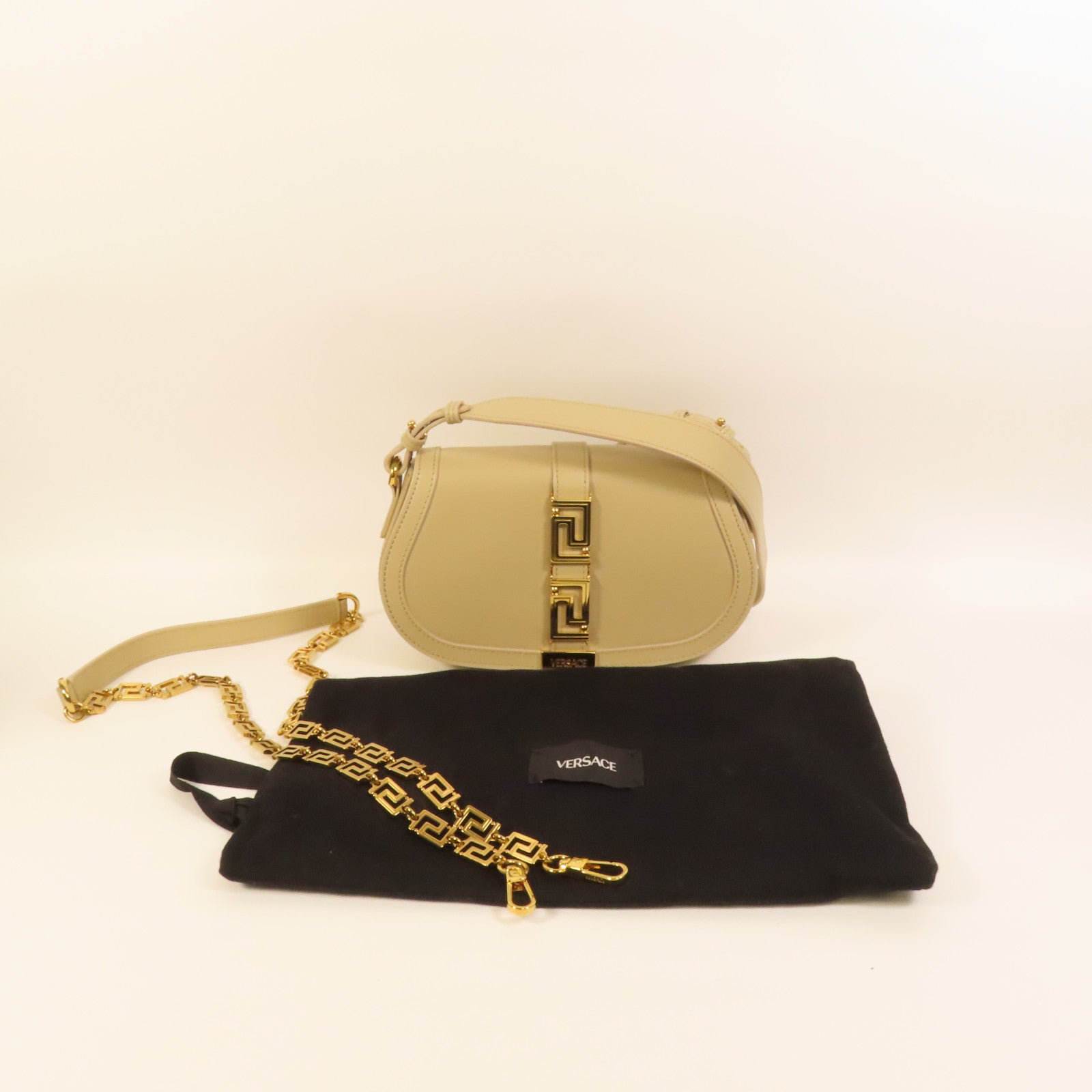 VERSACE 牛皮皮革Greca Goddness金扣肩背袋