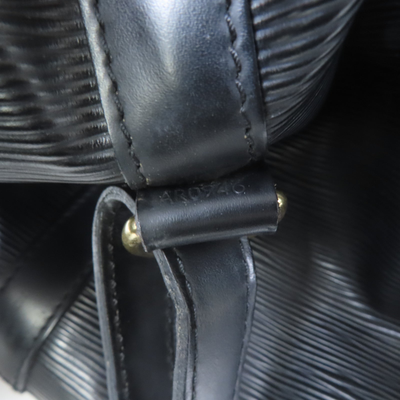 LOUIS VUITTON Epi Noe金扣肩背袋黑色