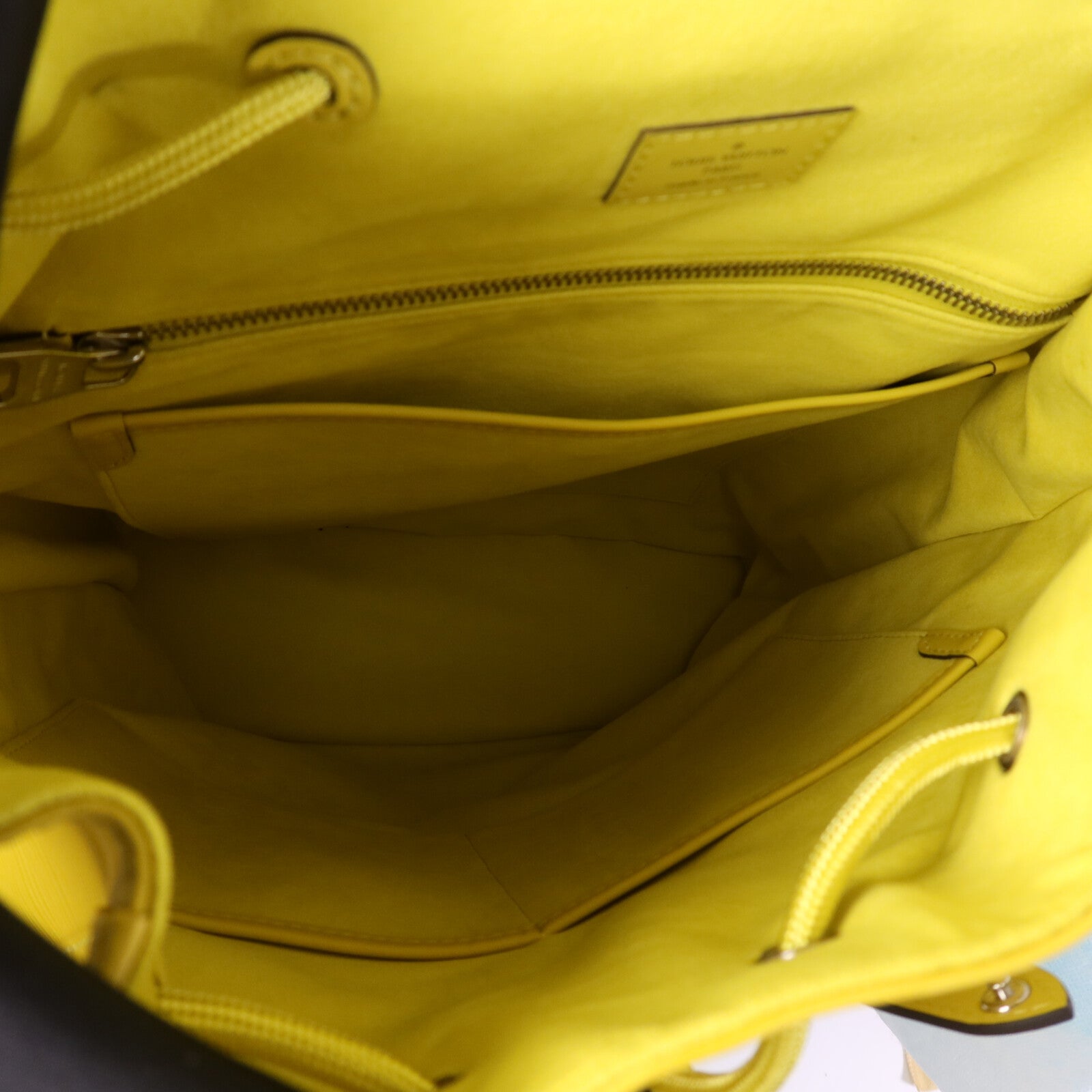 LOUIS VUITTON Epi Christopher MM銀扣背包