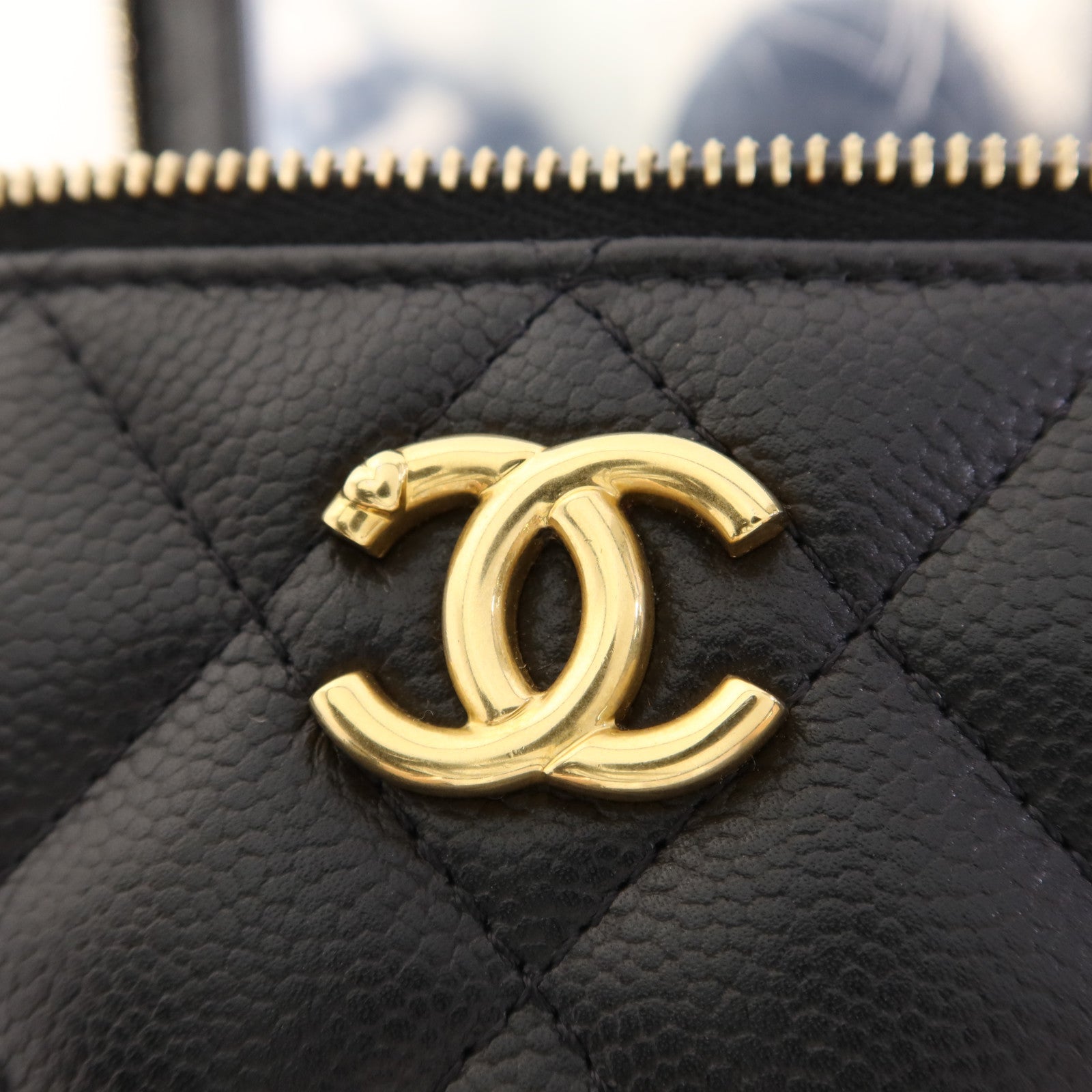 CHANEL 牛皮皮革Vanity Case金扣鏈帶肩背袋
