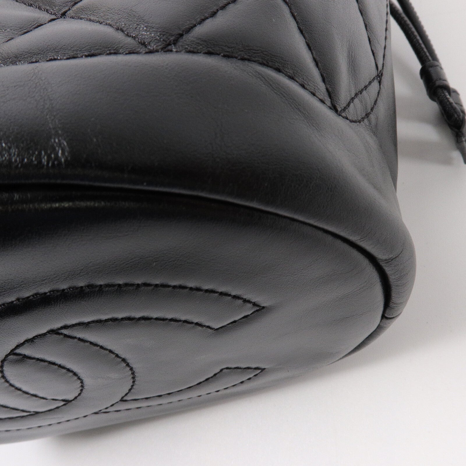 CHANEL 牛皮皮革Drawstring Bucket Bag鏈帶肩背袋