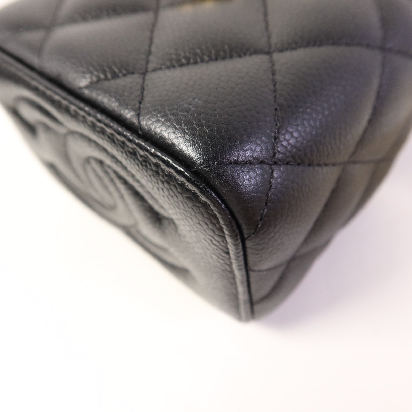 CHANEL 牛皮皮革Vanity Case金扣鏈帶肩背袋