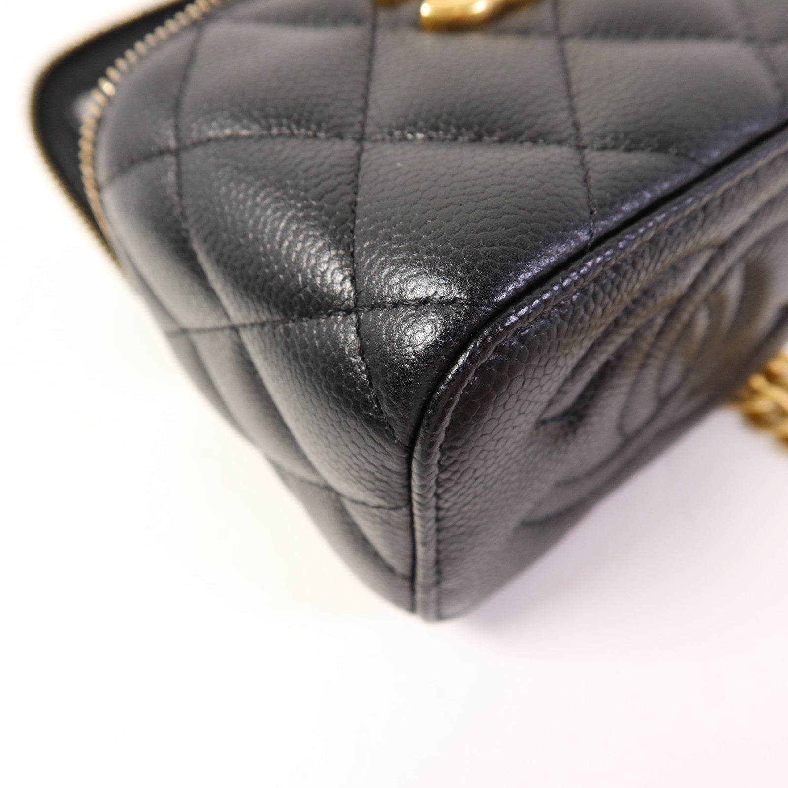 CHANEL 牛皮皮革Vanity Case金扣鏈帶肩背袋