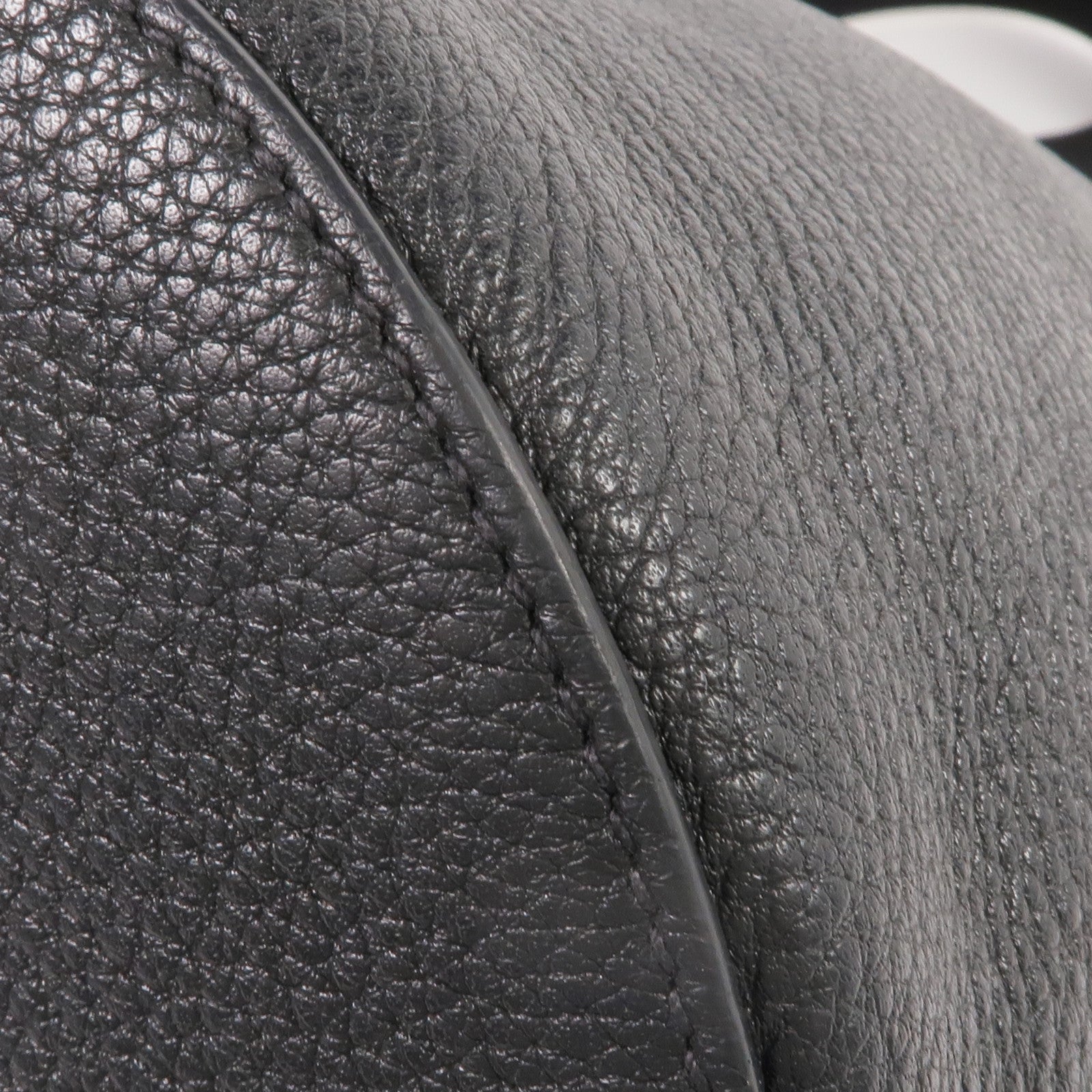 PRADA 牛皮皮革Shoulder Bag銀扣肩背袋