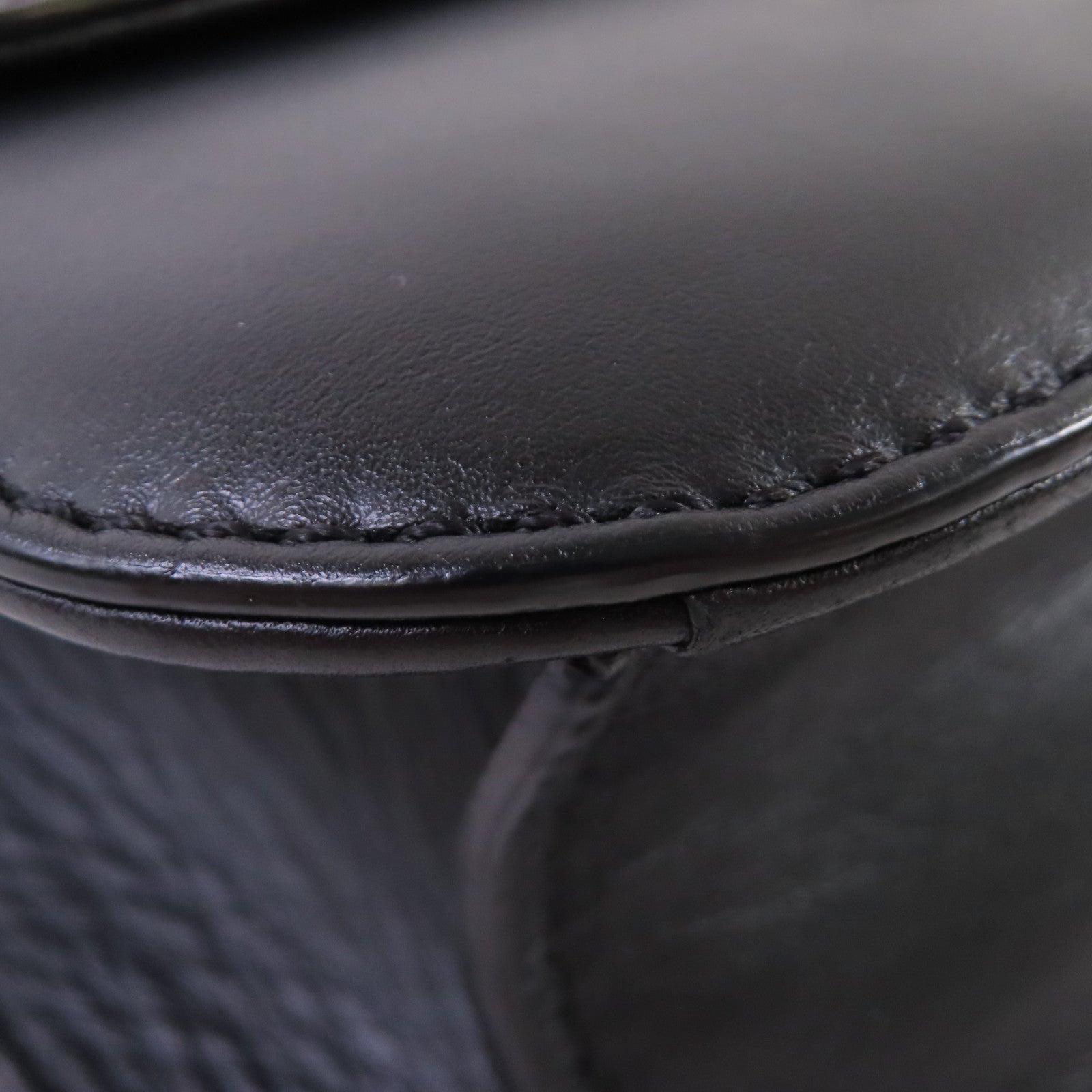 Valentino 【激減優惠】牛皮皮革Garavani Rockstud Chain Shoulder Bag金扣鏈帶肩背袋黑色