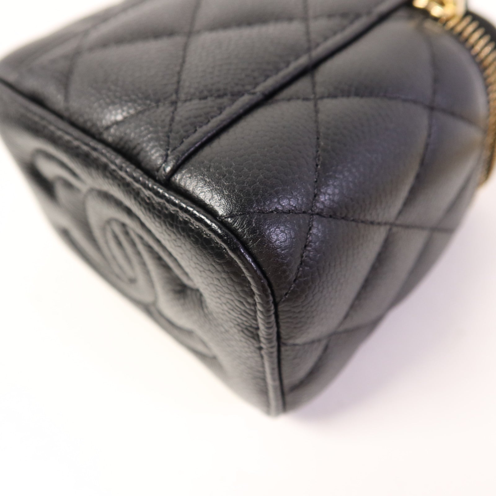 CHANEL 牛皮皮革Vanity Case金扣鏈帶肩背袋