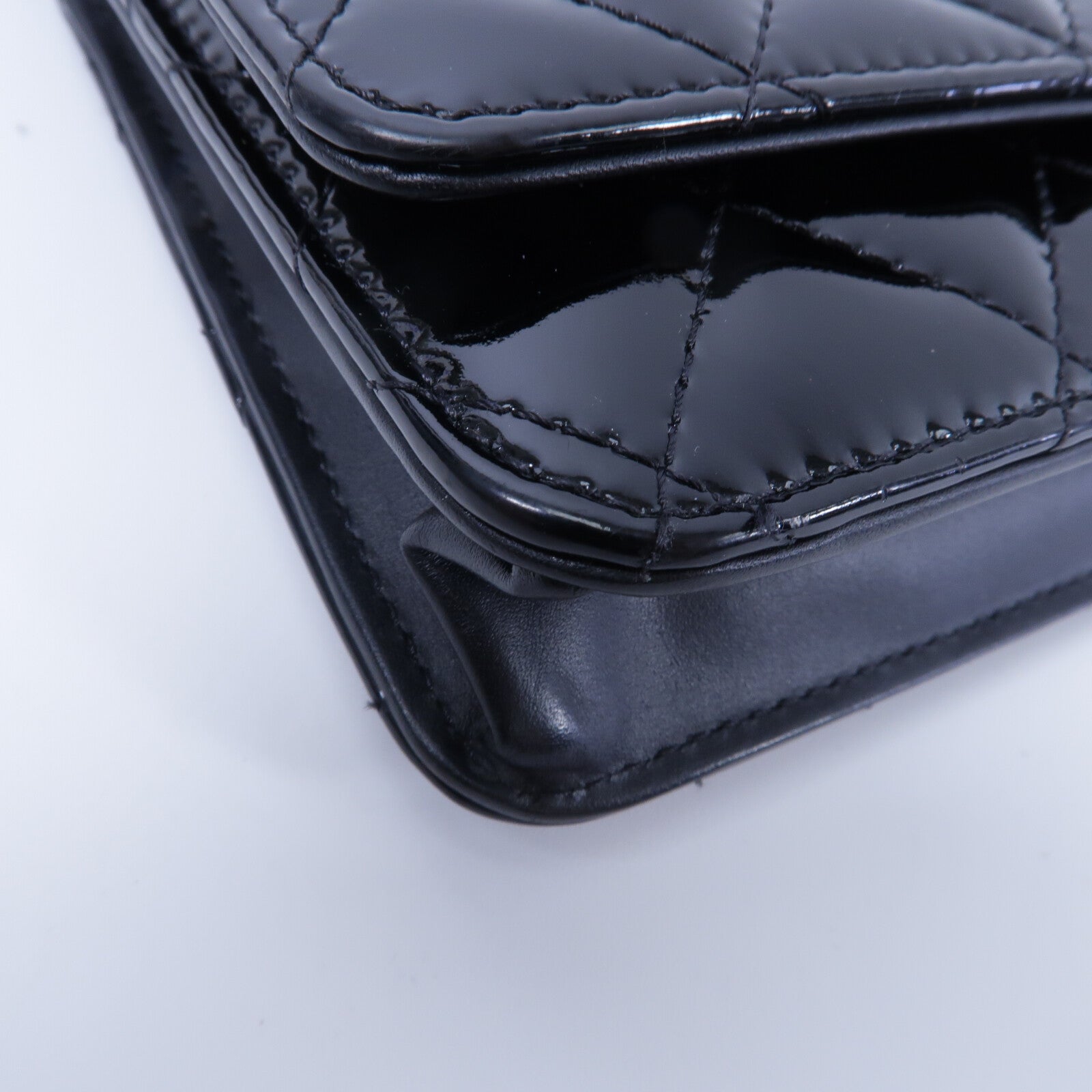 CHANEL 漆皮皮革Wallet On Chain鏈帶肩背袋