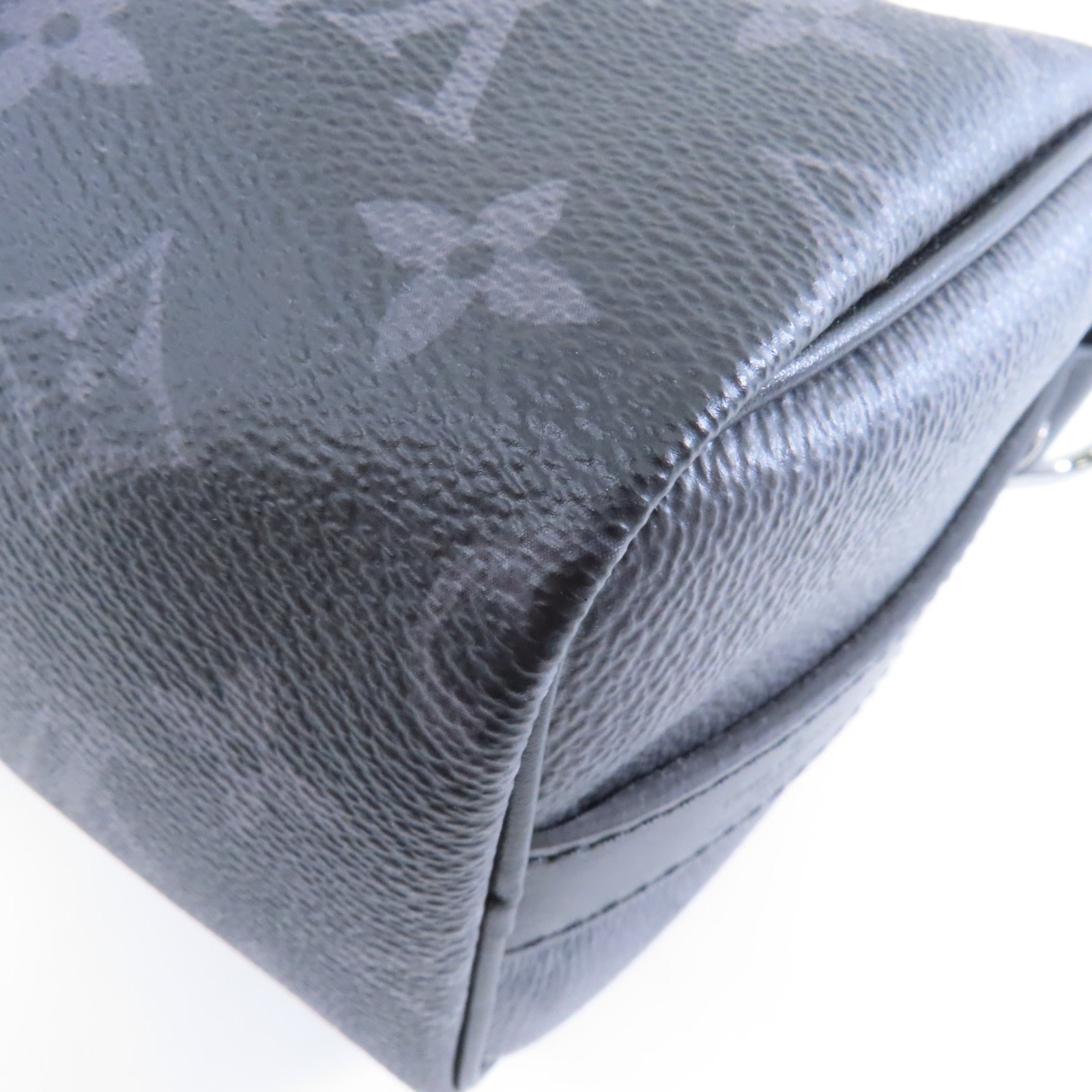 LOUIS VUITTON Monogram Eclipse Keepall 25銀扣手挽肩背兩用袋
