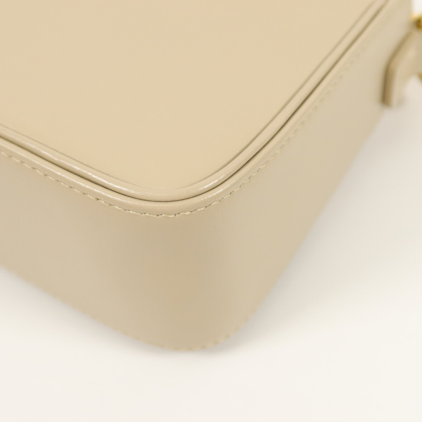 Dior 牛皮皮革30 Montaigue Avenue East West鏈帶肩背袋