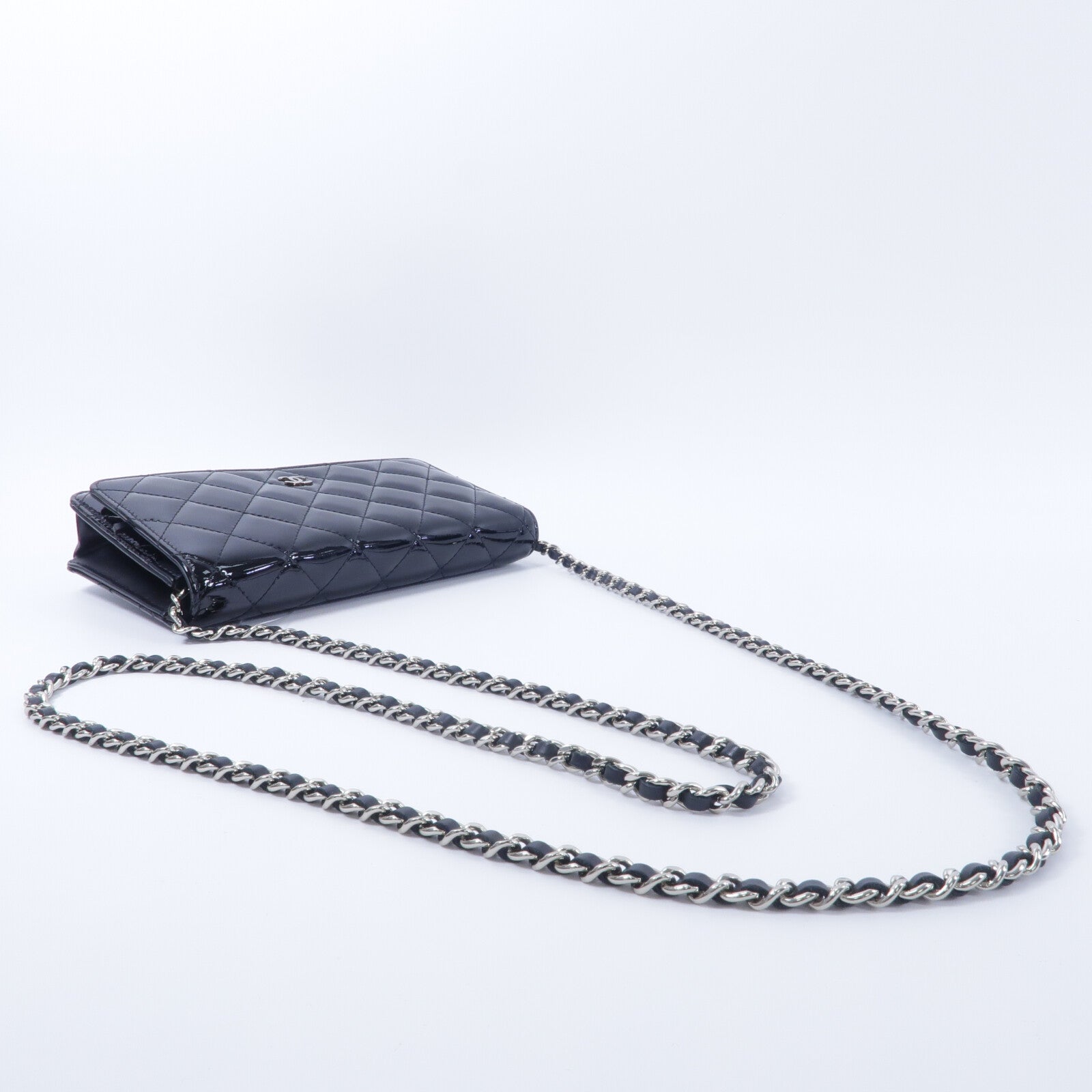 CHANEL 漆皮皮革Wallet On Chain鏈帶肩背袋