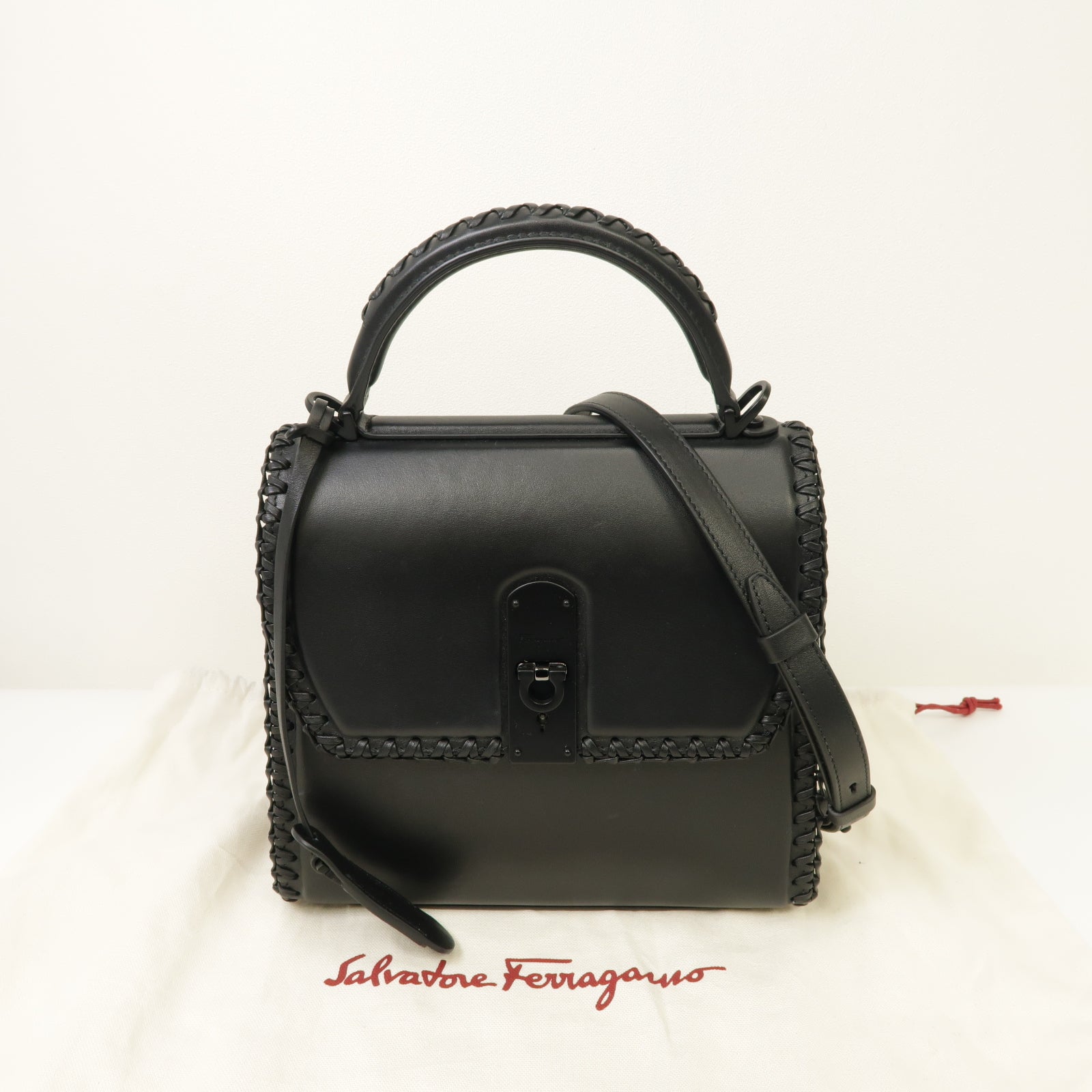 Salvatore Ferragamo 牛皮皮革Boxys Medium手挽肩背兩用袋黒色