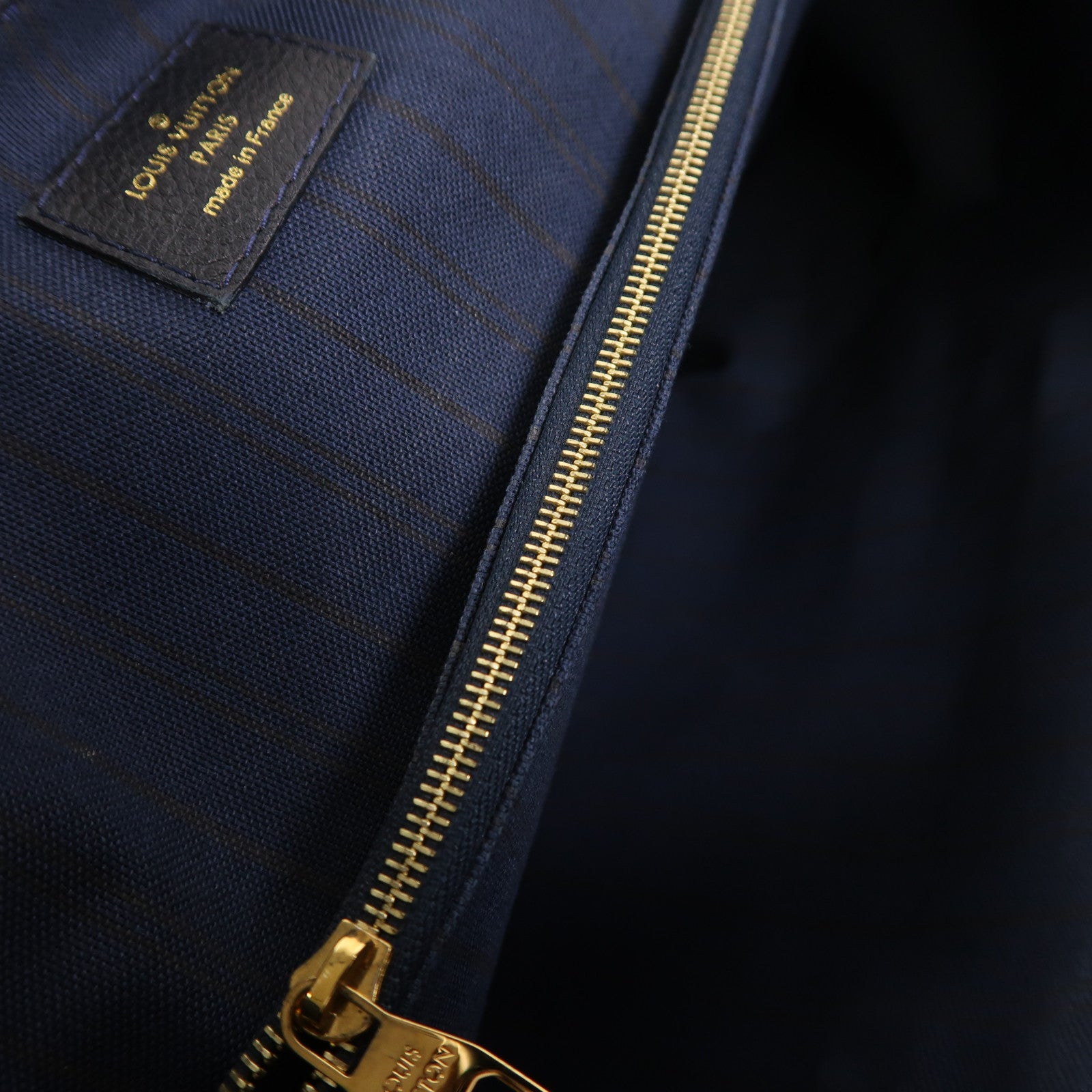LOUIS VUITTON Monogram Empreinte Lumineuse PM金扣肩背袋