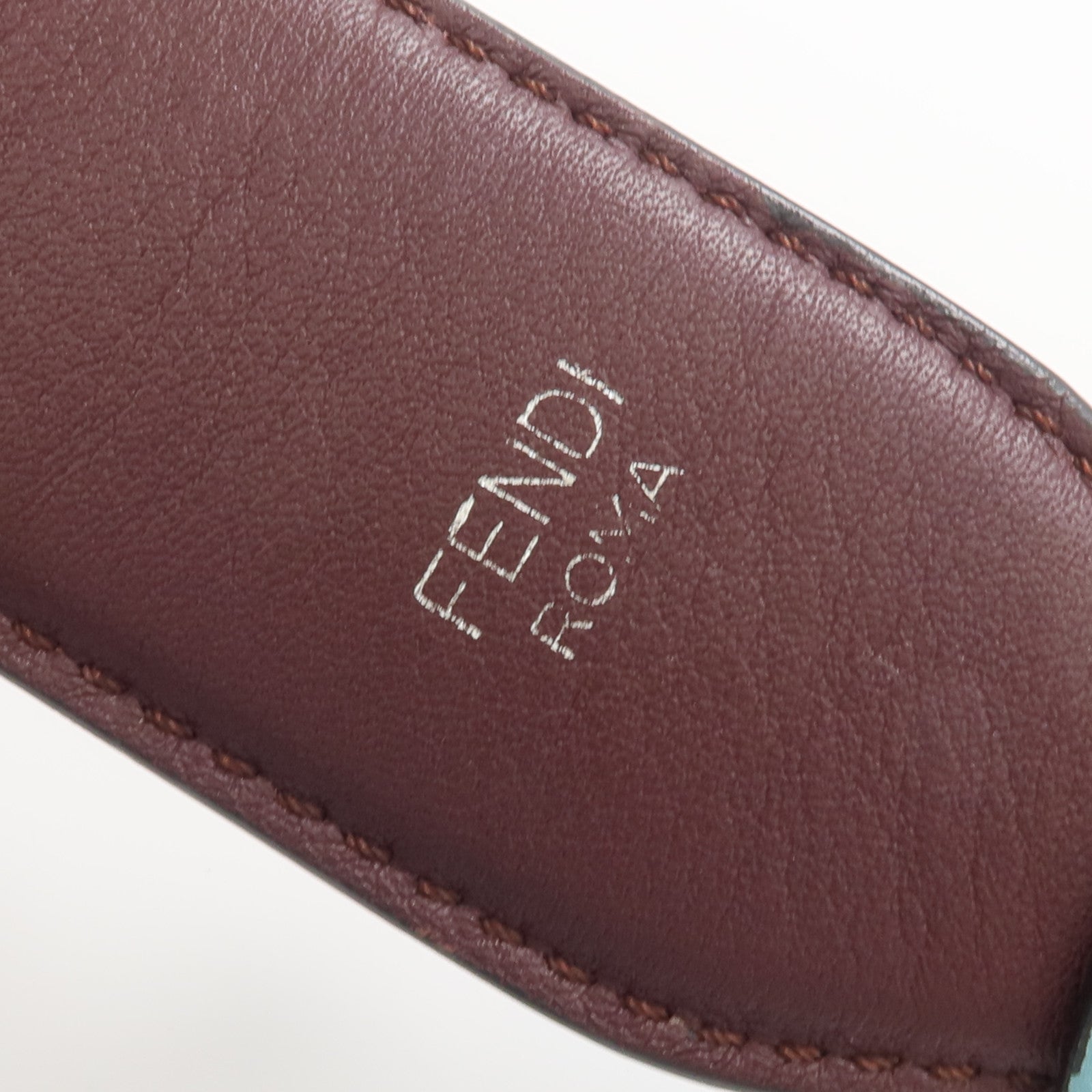 FENDI 牛皮皮革Strap You Strap肩帶