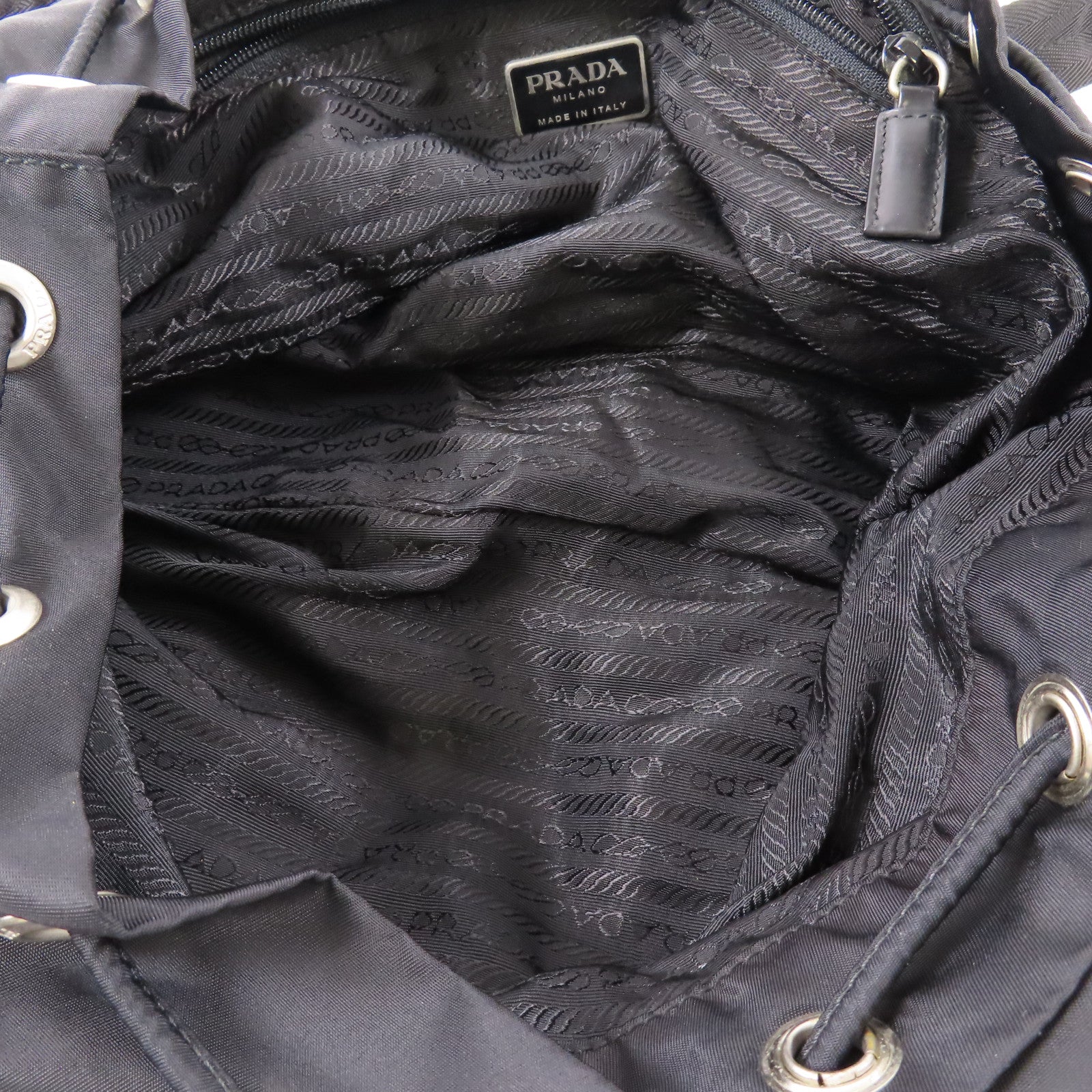 PRADA 尼龍Backpack銀扣背包