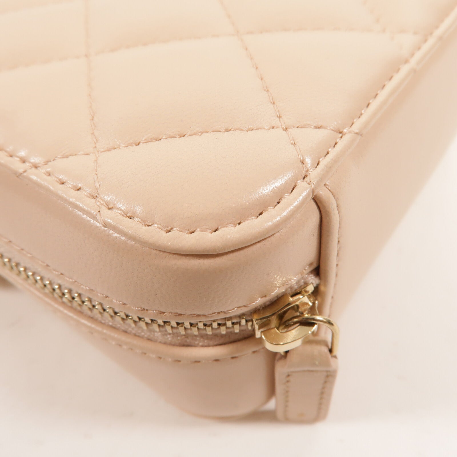 CHANEL 羊皮皮革Vanity Case Gold Ball鏈帶肩背袋