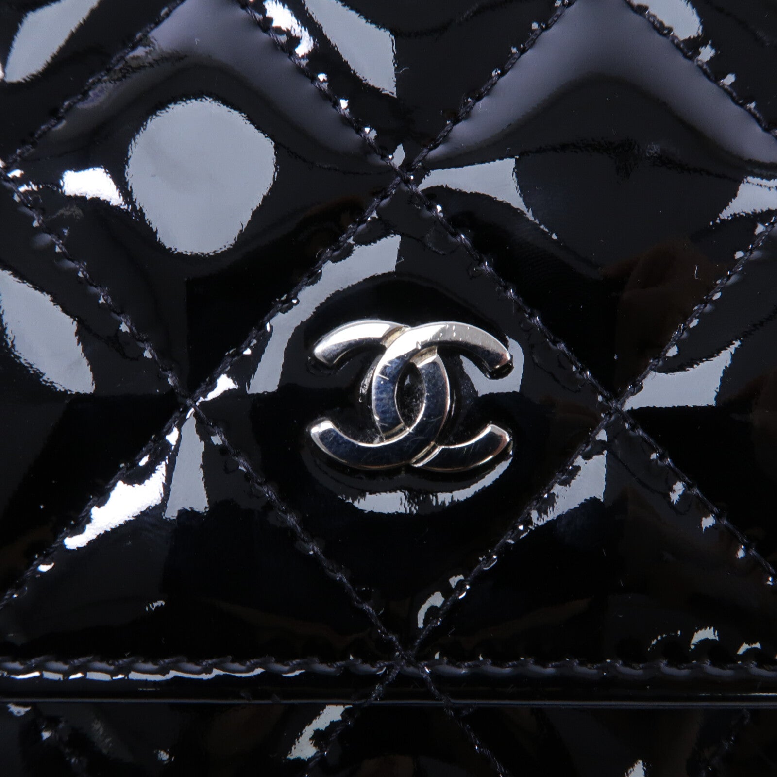 CHANEL 漆皮皮革Wallet On Chain鏈帶肩背袋