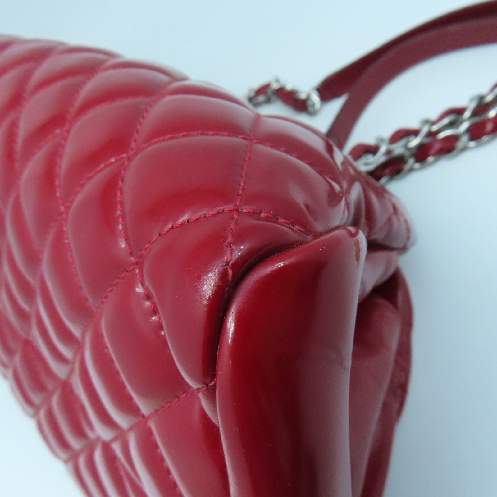 CHANEL rhombic patent leather Mademoiselle Bowling Bag silver buckle chain shoulder bag red
