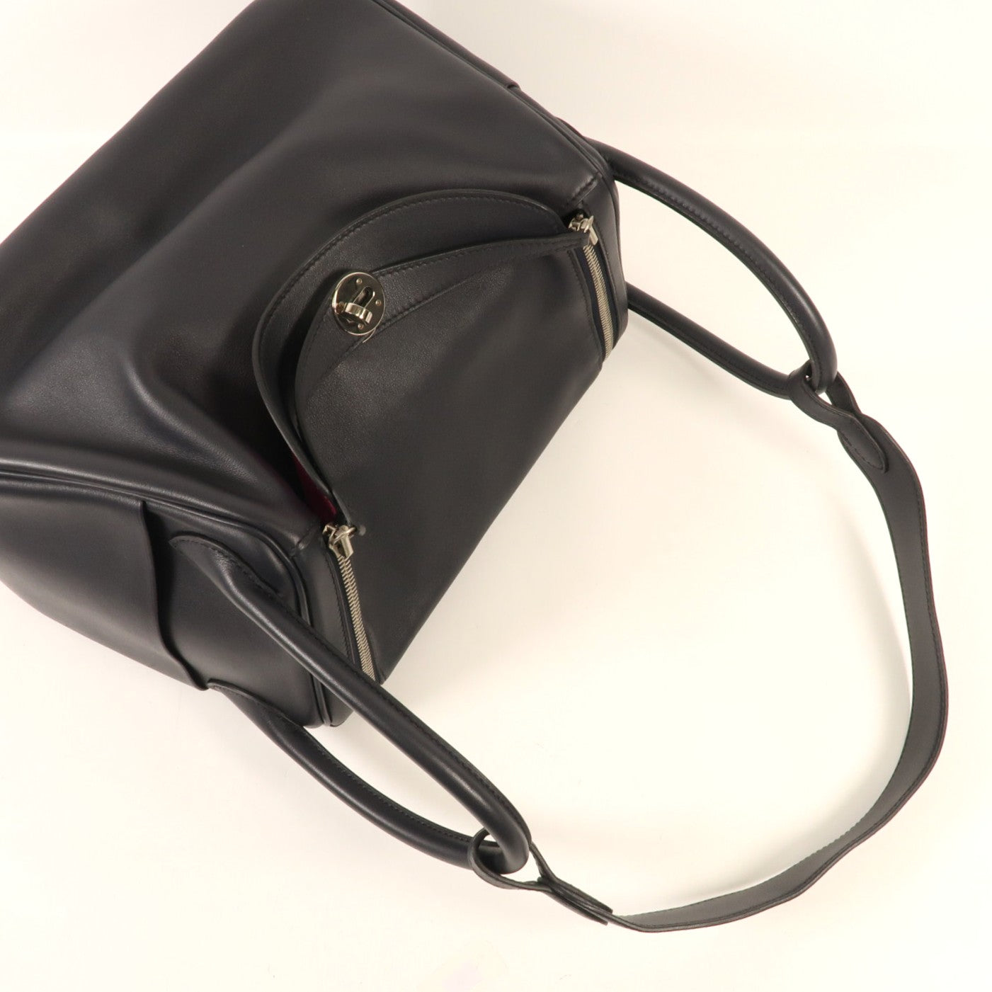 HERMES Swift皮革Lindy 30銀扣肩背袋Bleu Nuit