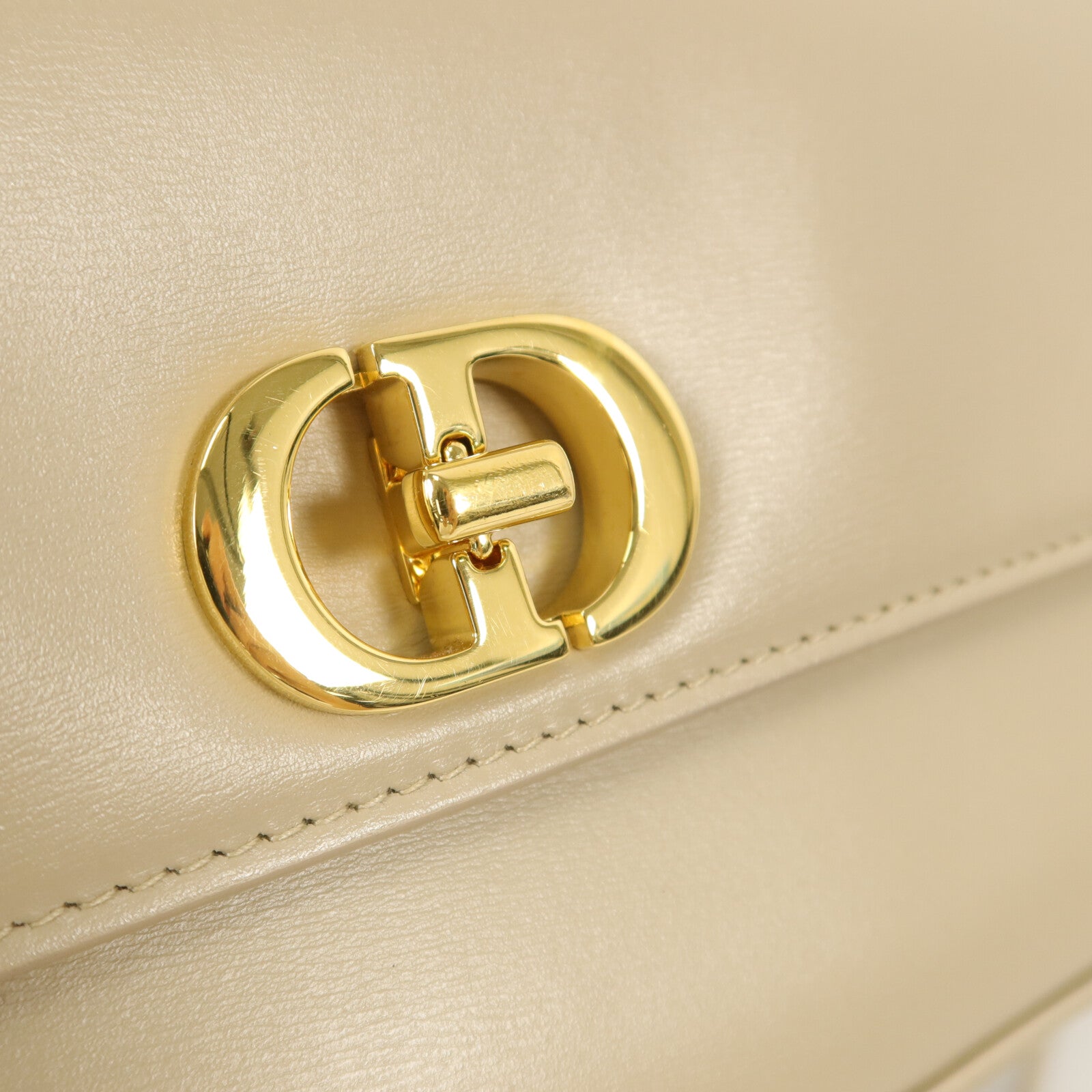 Dior 牛皮皮革30 Montaigue Avenue East West鏈帶肩背袋