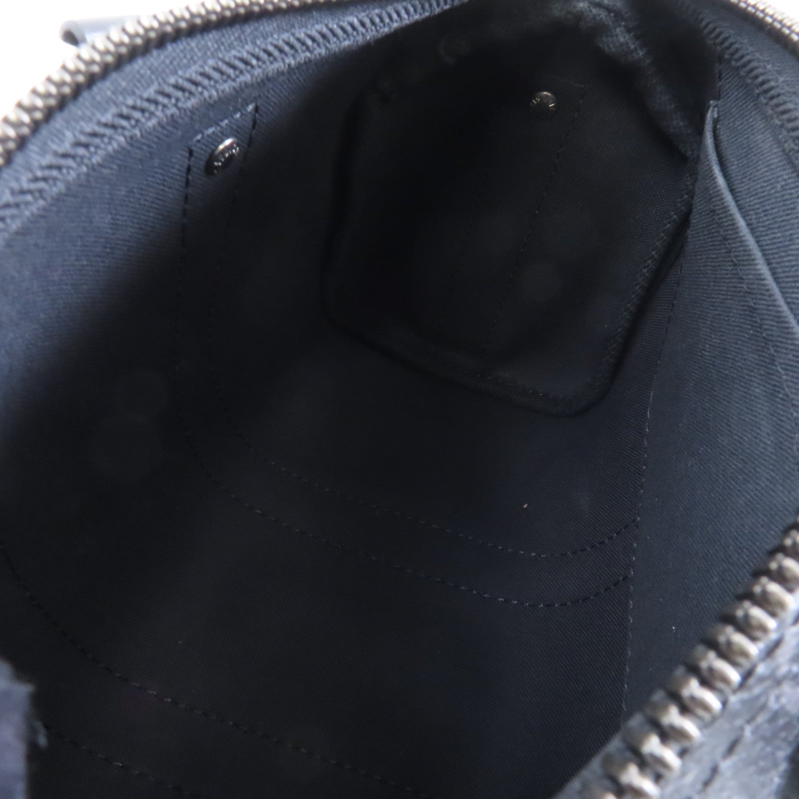 LOUIS VUITTON Monogram Eclipse Keepall 25銀扣手挽肩背兩用袋