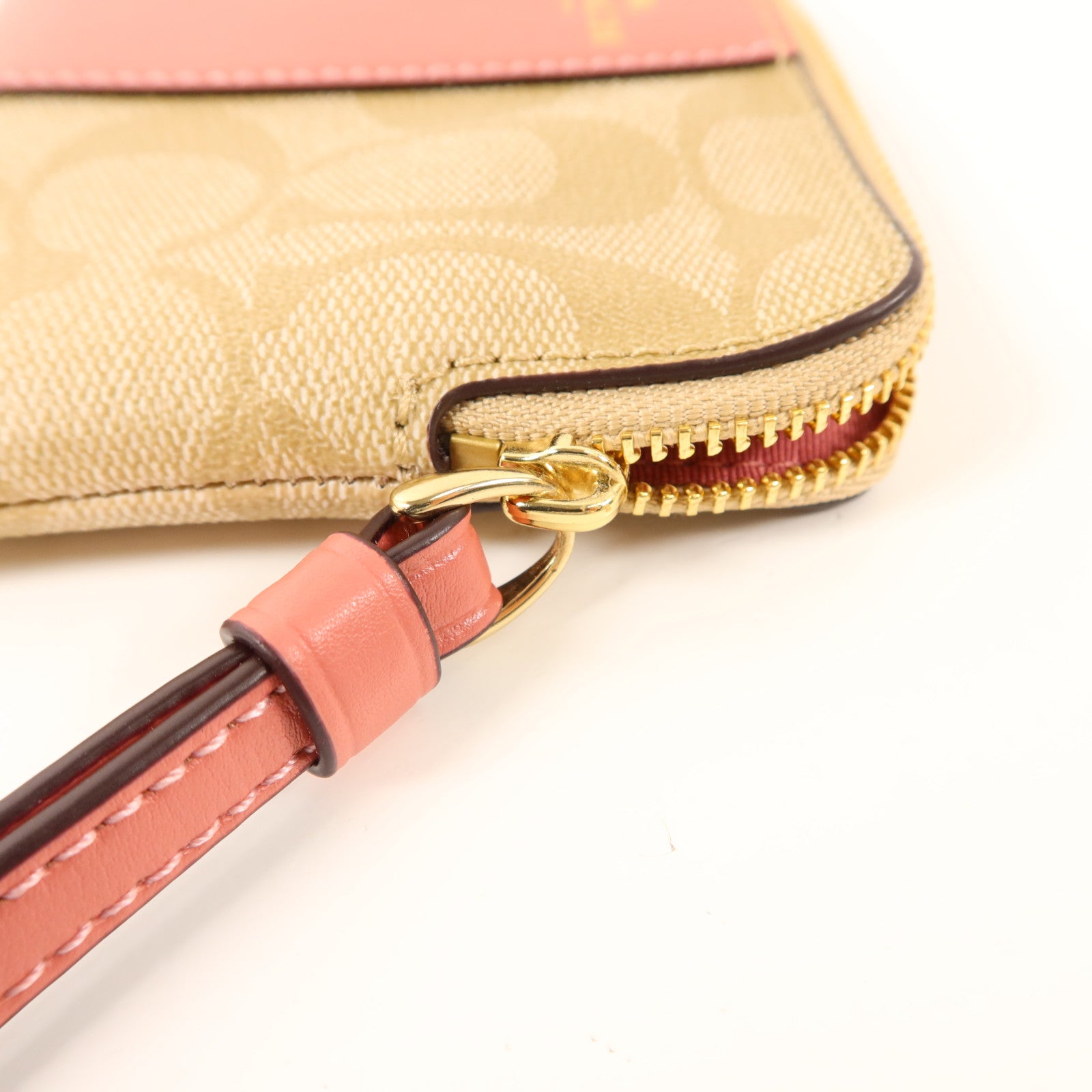 COACH 塗層帆布Corner Zip Wristlet金扣拉鏈錢包